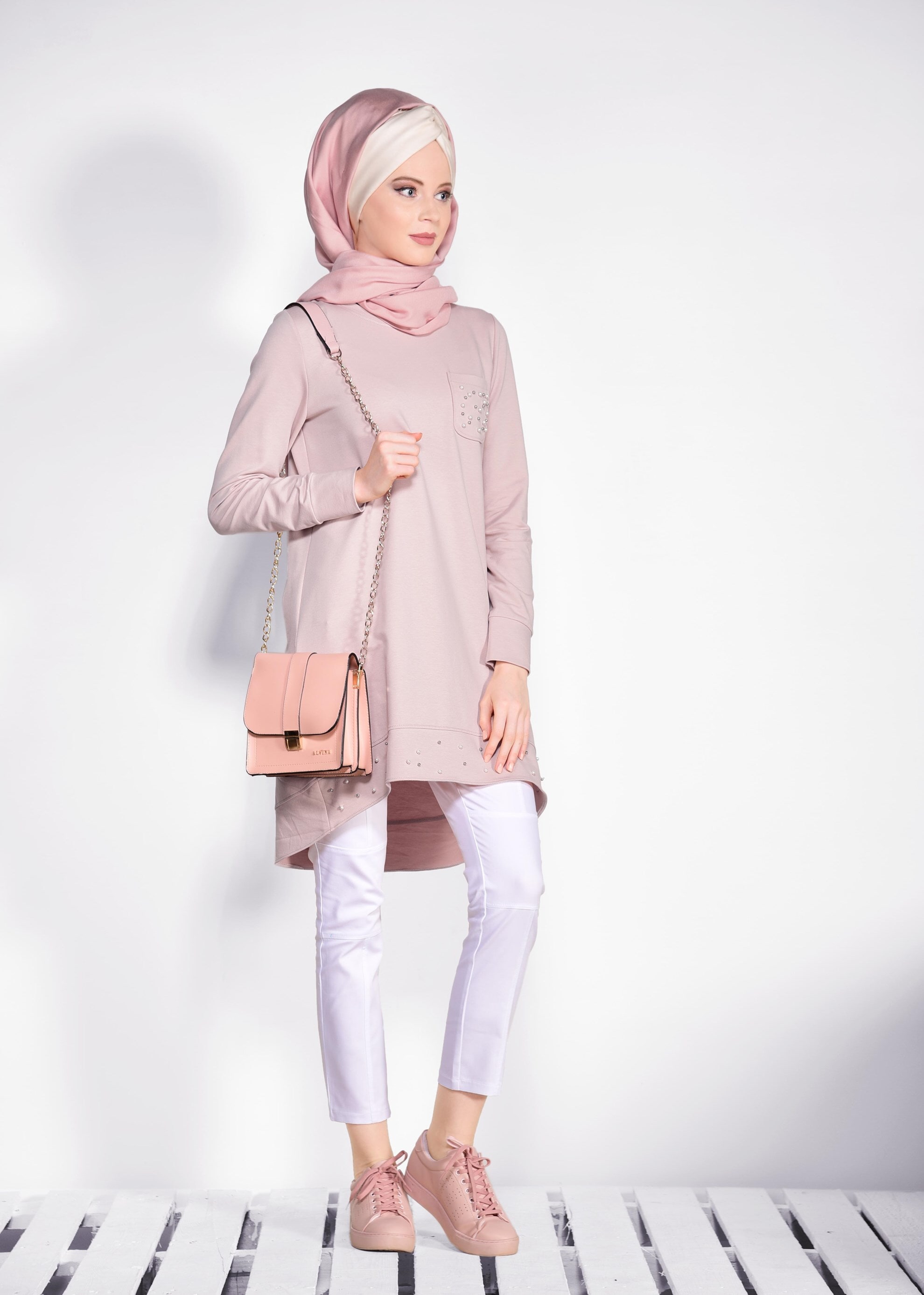 Tesettür giyim PUDRA İNCİ İŞLEMELİ EŞOFMAN TUNİK 4211