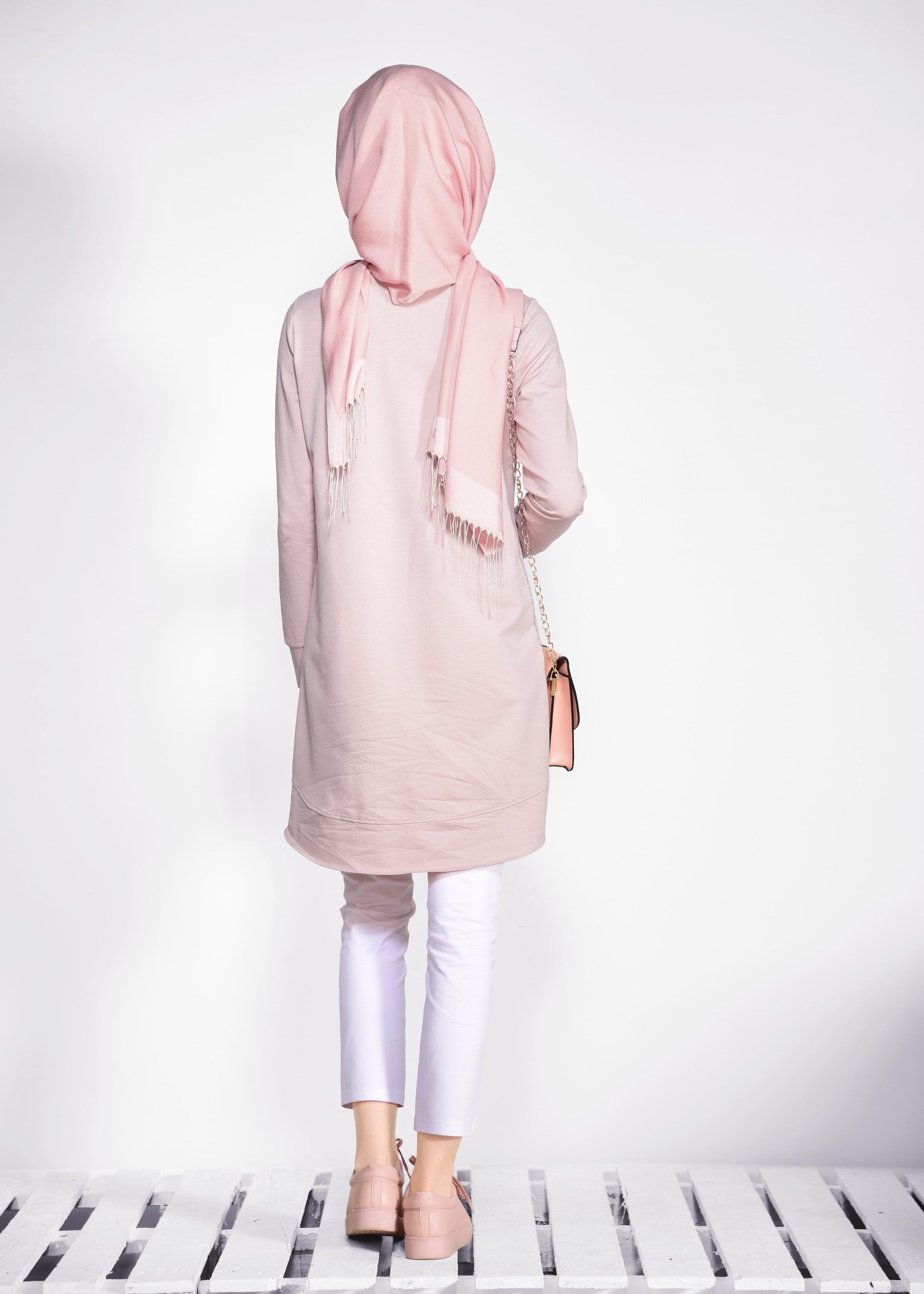 Tesettür giyim PUDRA İNCİ İŞLEMELİ EŞOFMAN TUNİK 4211