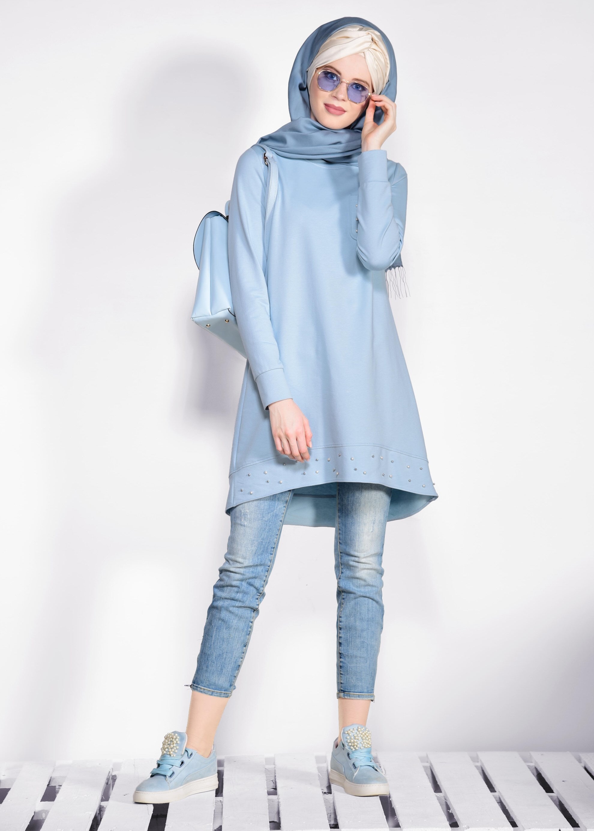 Tesettür giyim MAVİ İNCİ İŞLEMELİ EŞOFMAN TUNİK 4211