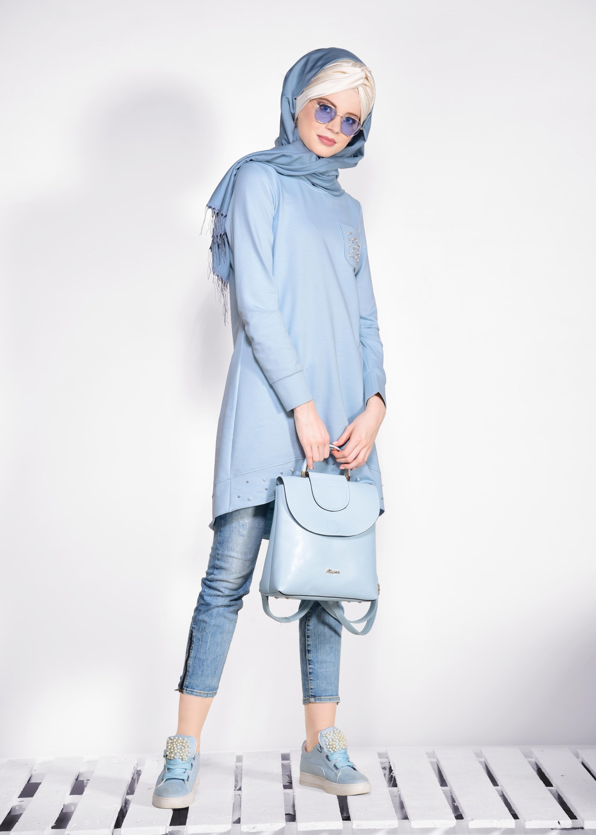 Tesettür giyim MAVİ İNCİ İŞLEMELİ EŞOFMAN TUNİK 4211