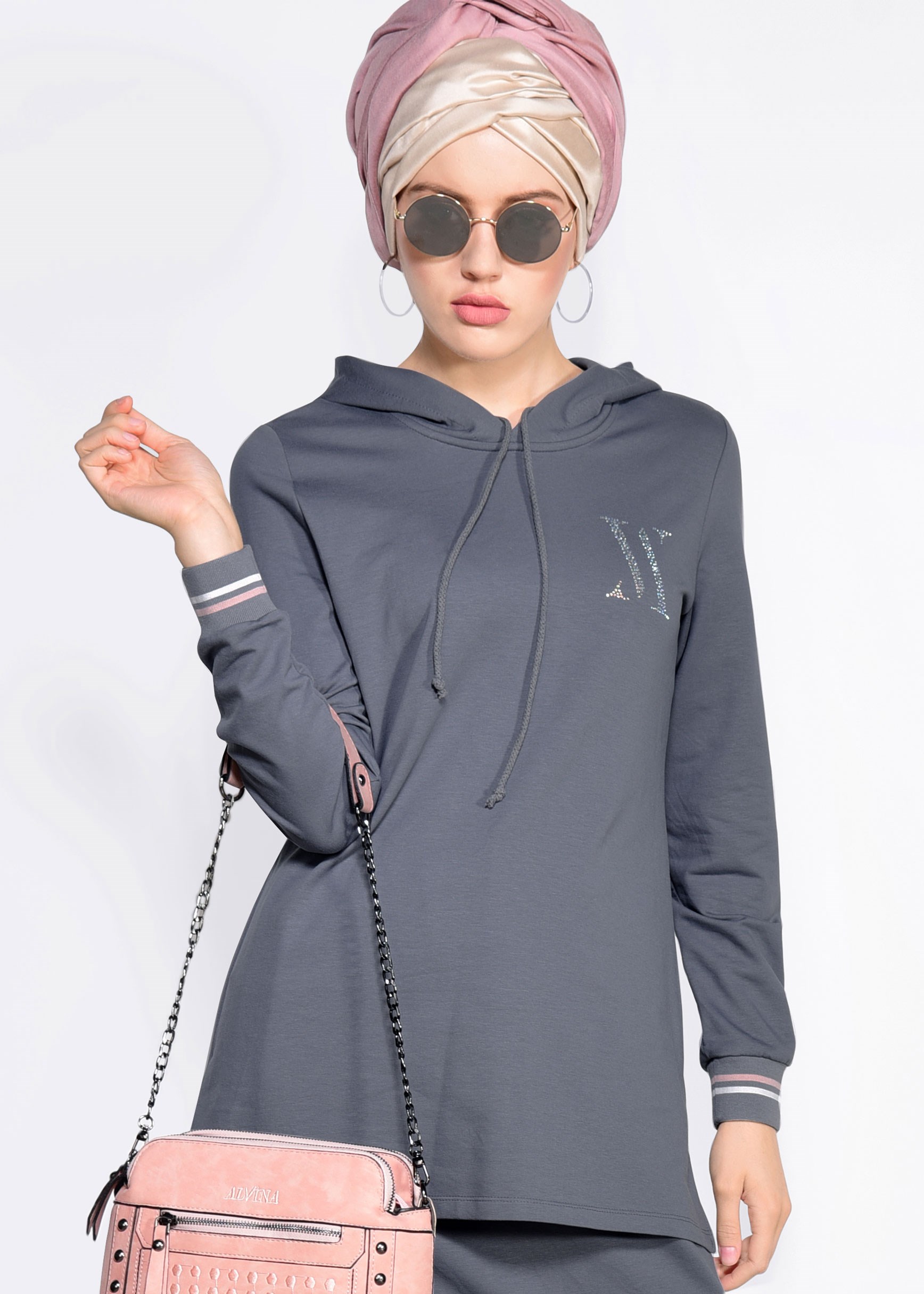 Tesettür giyim GRİ ŞERİTLİ KAPÜŞONLU 2&prime;Lİ ETEKLİ EŞOFMAN TAKIMI 4268