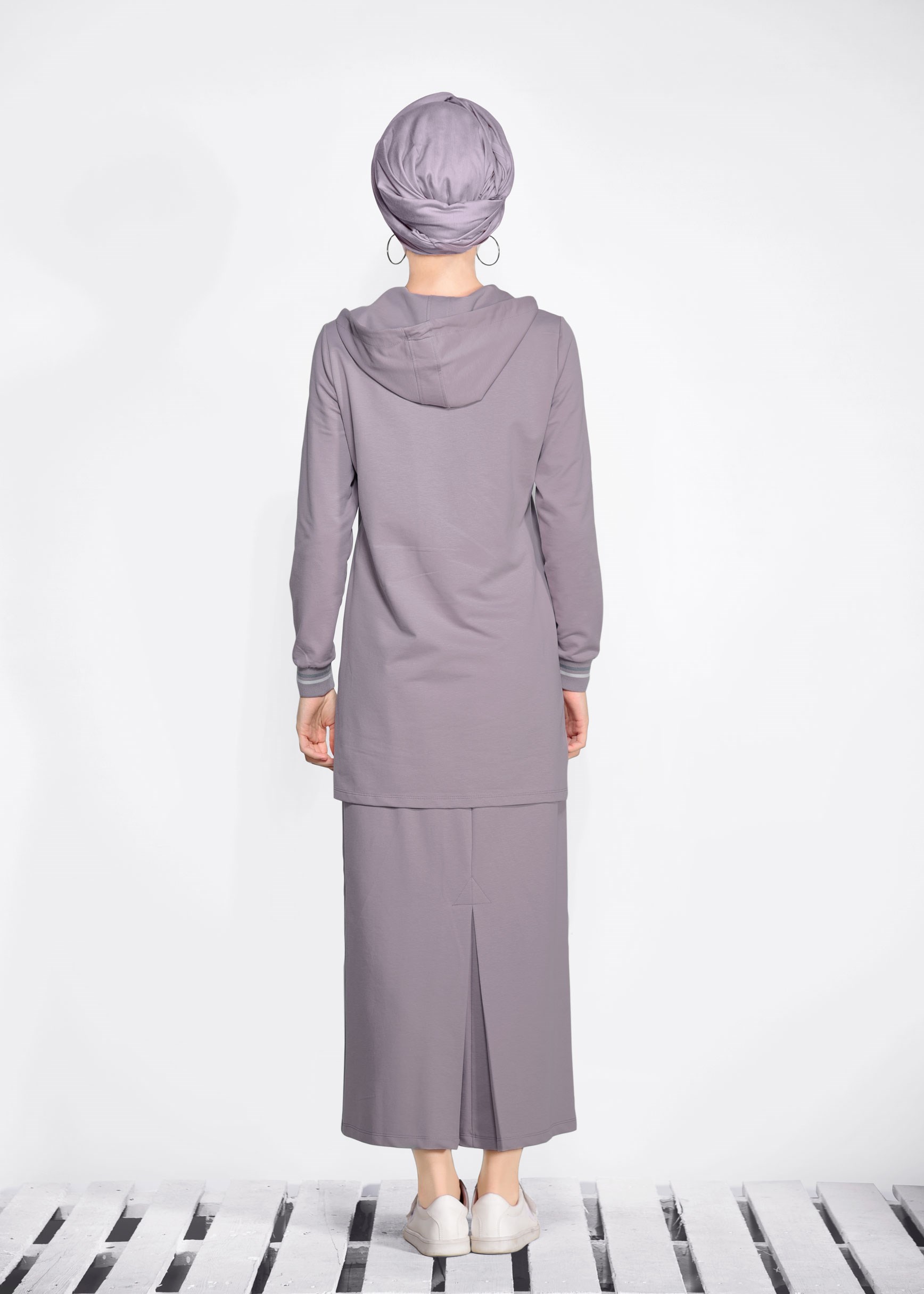 Tesettür giyim PUDRA ŞERİTLİ KAPÜŞONLU 2&prime;Lİ ETEKLİ EŞOFMAN TAKIMI 4268