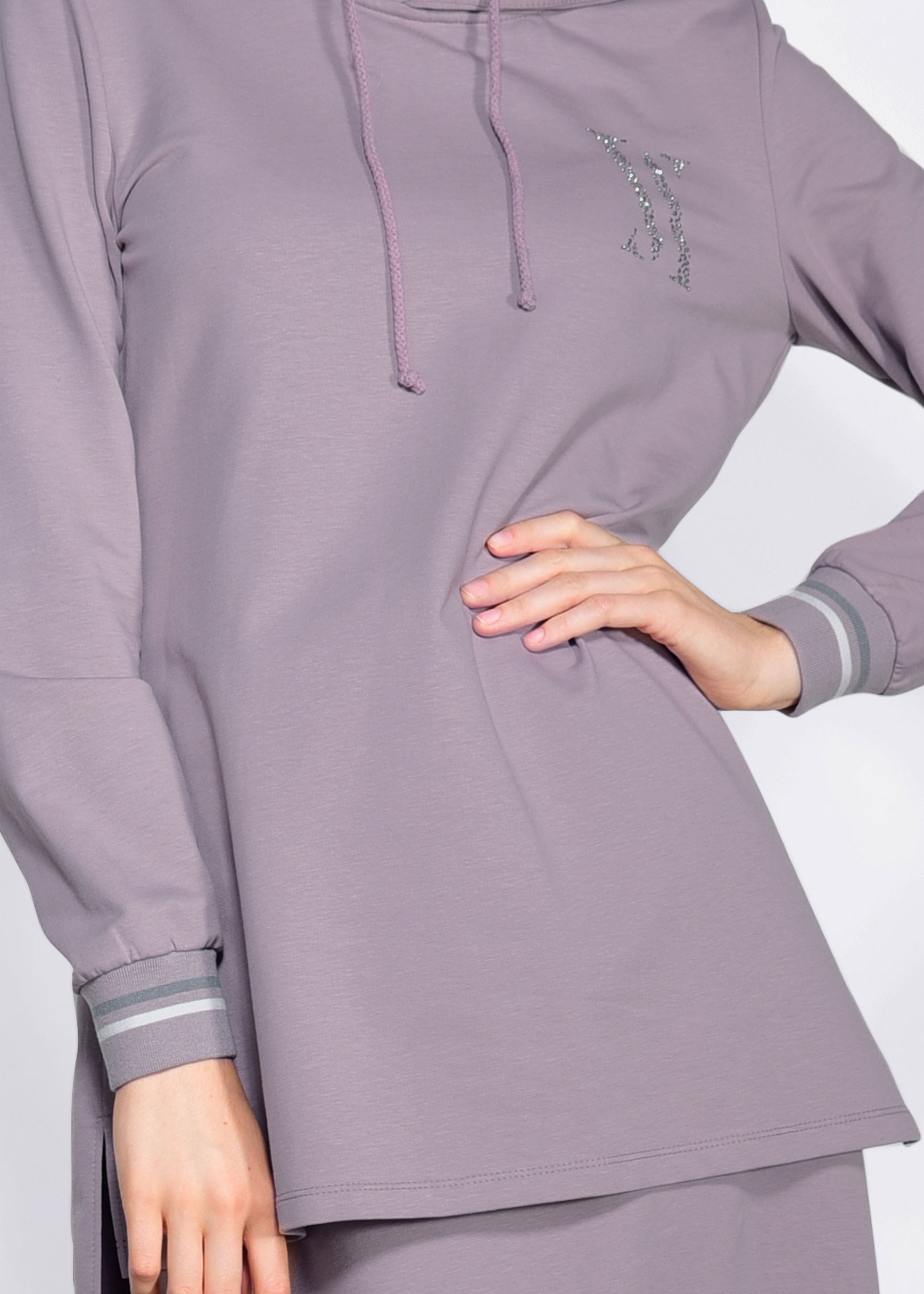 Tesettür giyim PUDRA ŞERİTLİ KAPÜŞONLU 2&prime;Lİ ETEKLİ EŞOFMAN TAKIMI 4268