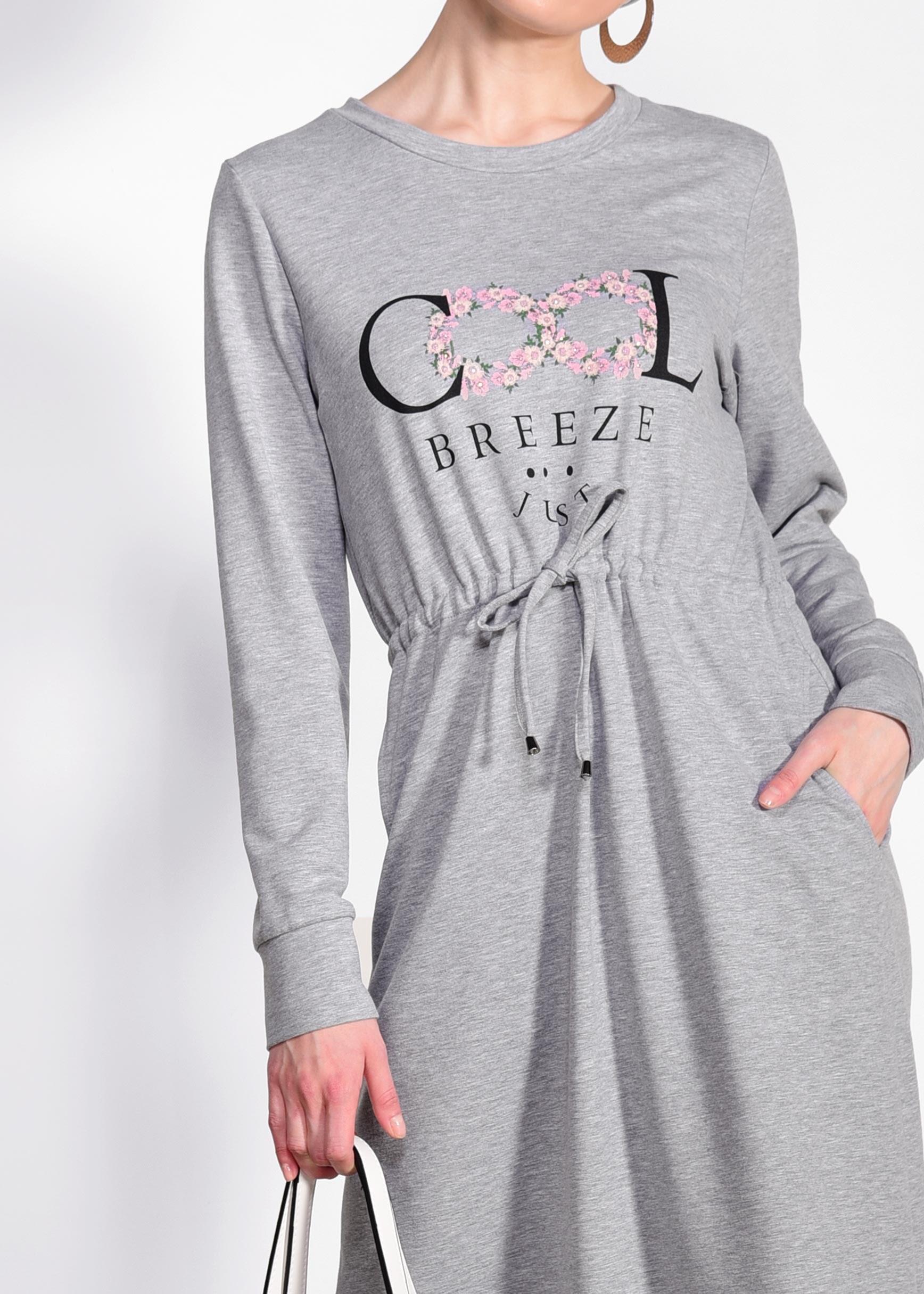 Tesettür giyim GRİ ÖNÜ BASKILI BELİ BÜZGÜLÜ EŞOFMAN ELBİSE 4524 