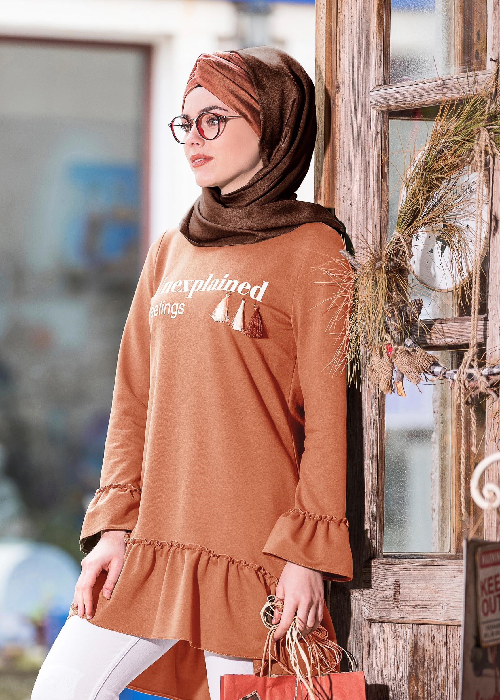 Tesettür giyim TURUNCU FIRFIR DETAYLI EŞOFMAN TUNİK 4873