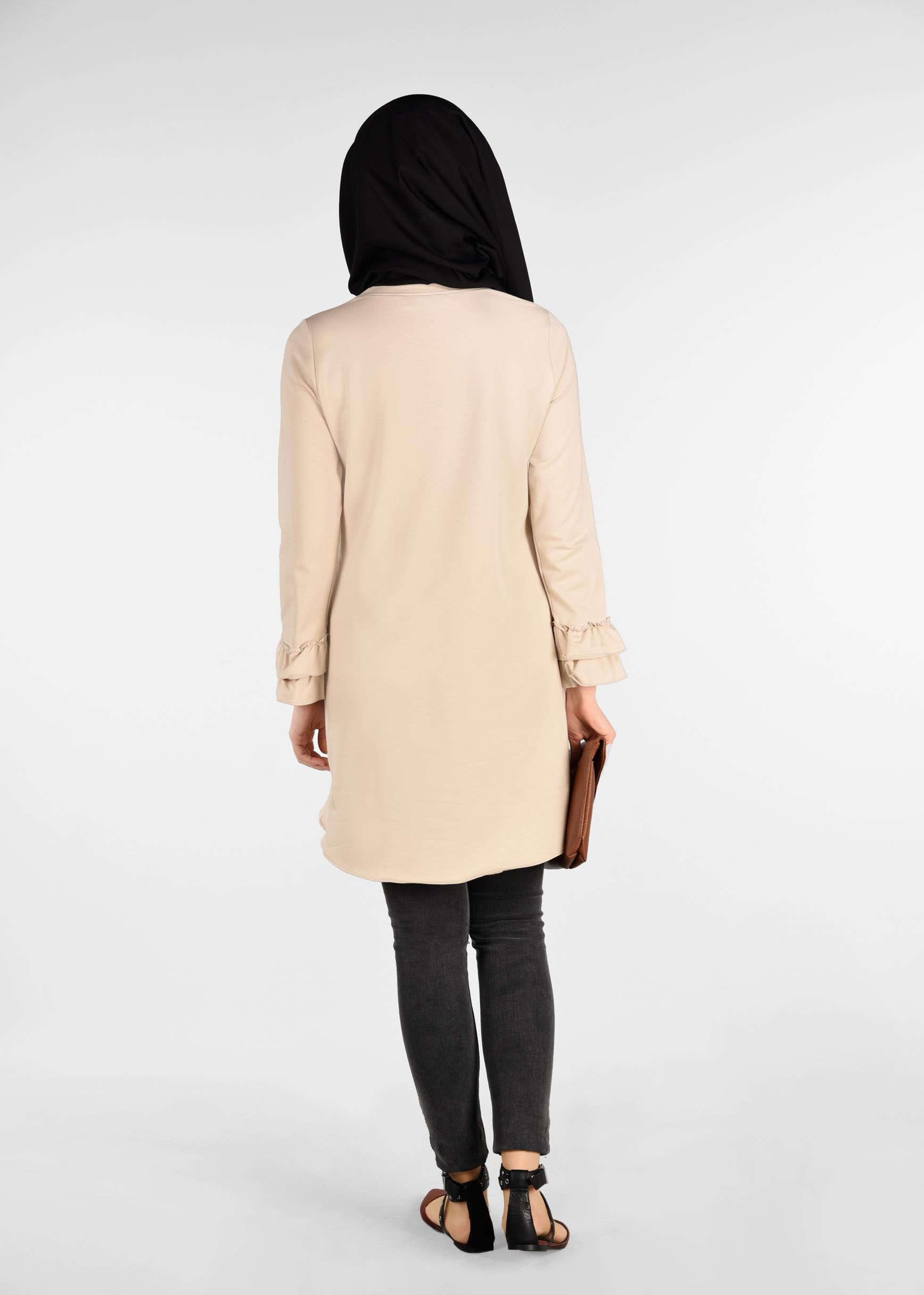 Tesettür giyim BEJ KOL KISMI FIRFIRLI EŞOFMAN TUNİK 4874