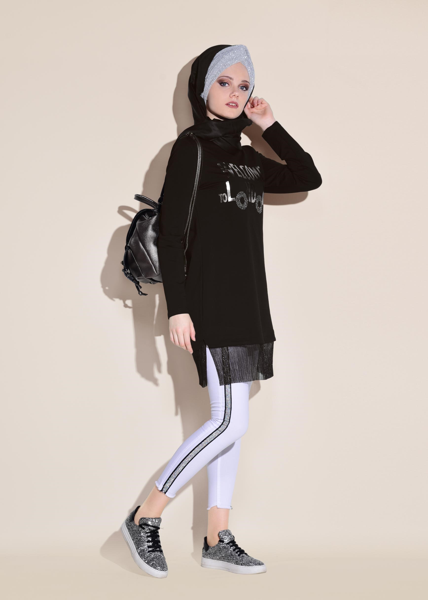 Tesettür giyim SİYAH ETEK UCU PARILTILI EŞOFMAN TUNİK 4875