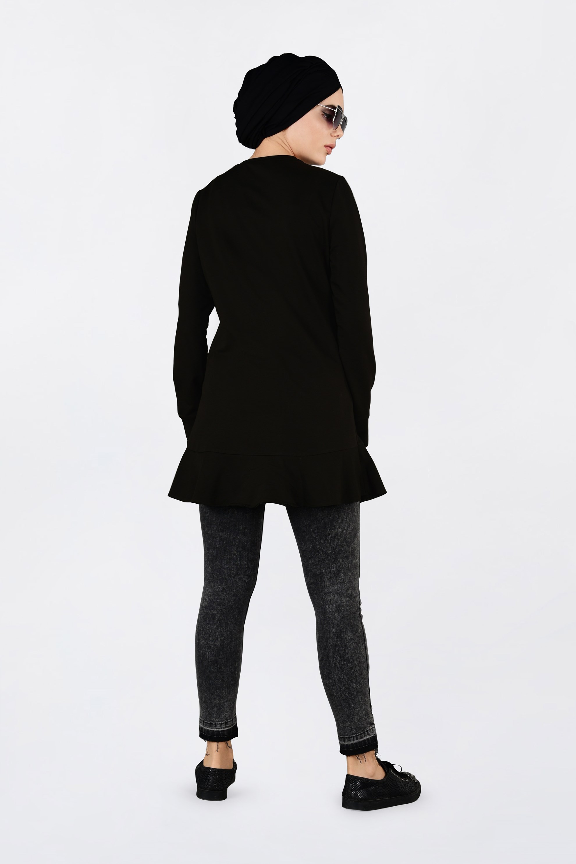 Tesettür giyim SİYAH PUL PAYET DETAYLI ETEK UCU FIRFIRLI EŞOFMAN TUNİK 4877