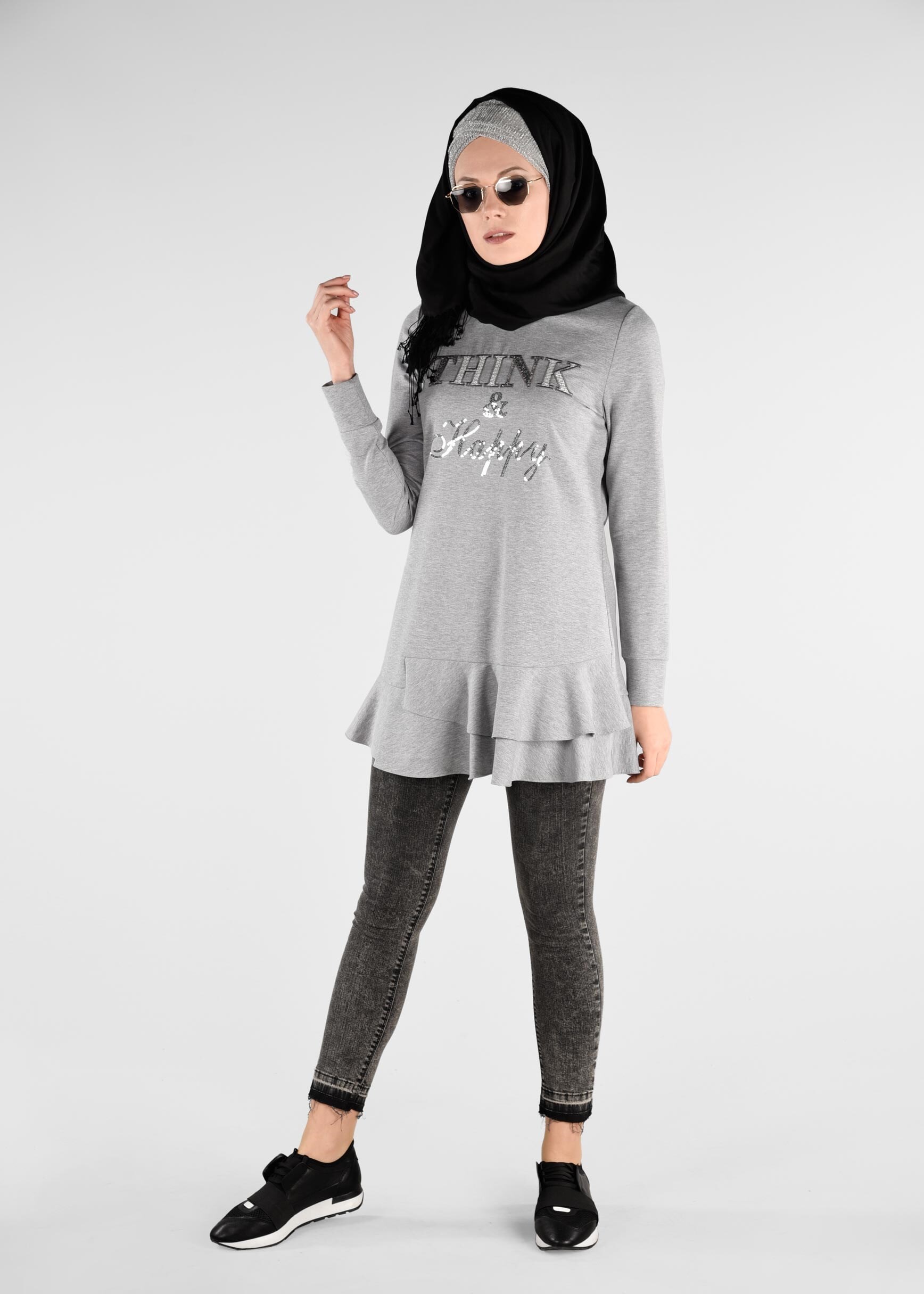 Tesettür giyim GRİ PUL PAYET DETAYLI ETEK UCU FIRFIRLI EŞOFMAN TUNİK 4877