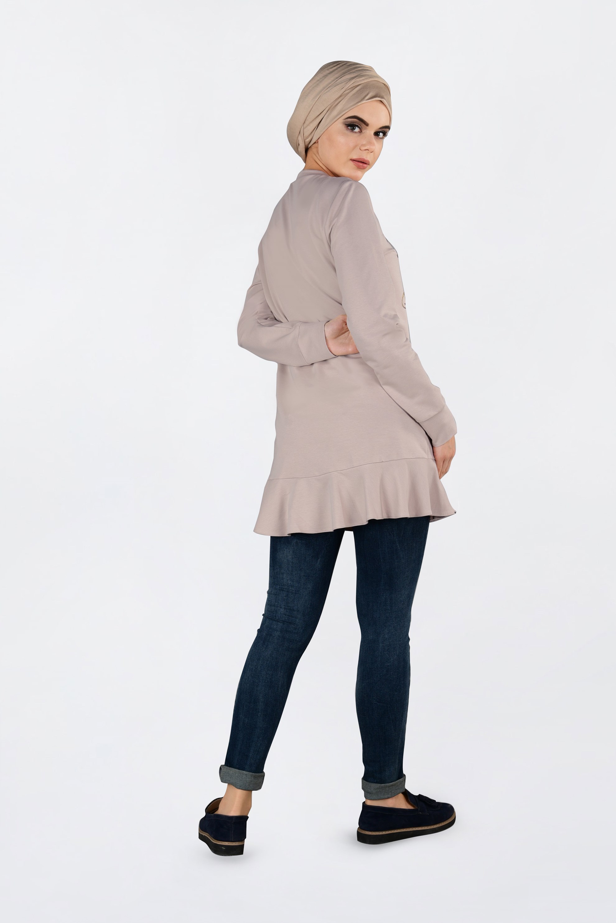 Tesettür giyim BEJ PUL PAYET DETAYLI ETEK UCU FIRFIRLI EŞOFMAN TUNİK 4877