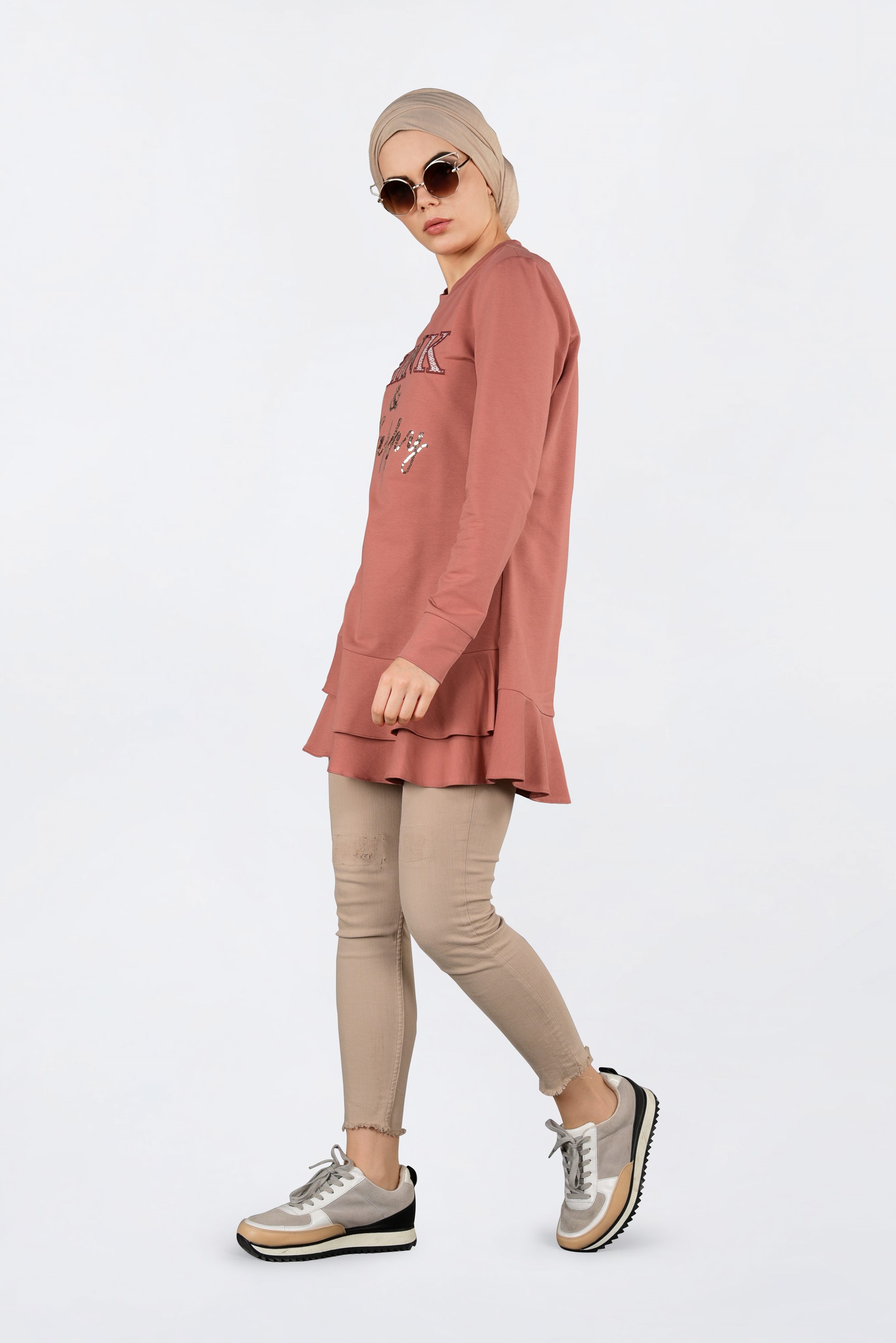 Tesettür giyim TURUNCU PUL PAYET DETAYLI ETEK UCU FIRFIRLI EŞOFMAN TUNİK 4877