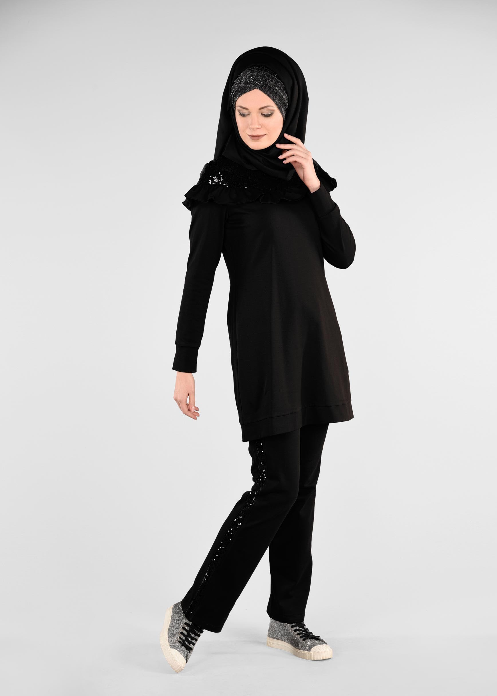 Tesettür giyim SİYAH PUL PAYETLİ 2&prime;Lİ EŞOFMAN TAKIM 4881
