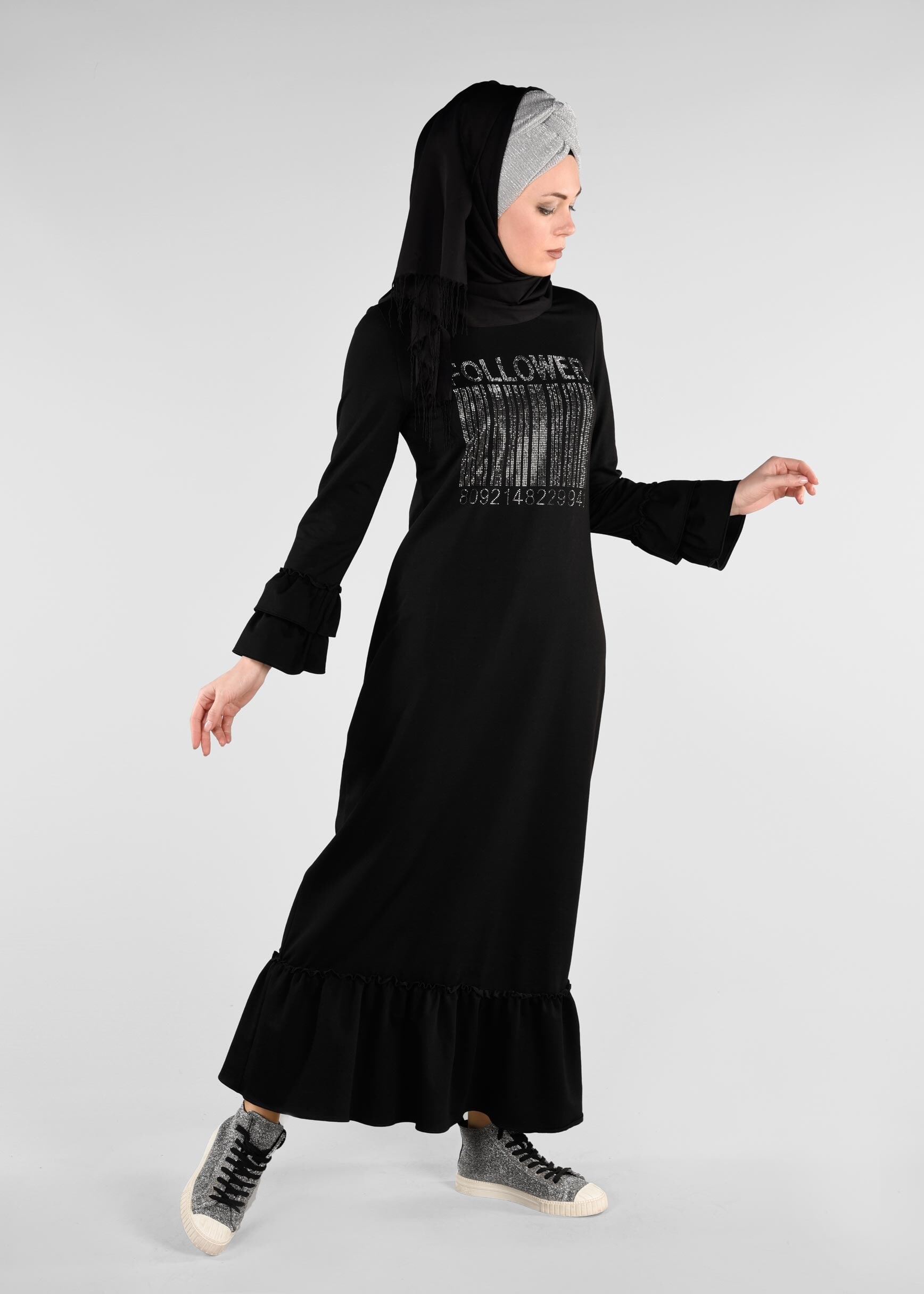 Tesettür giyim SİYAH ETEK UCU VE KOLLARI VOLANLI EŞOFMAN ELBİSE 4882