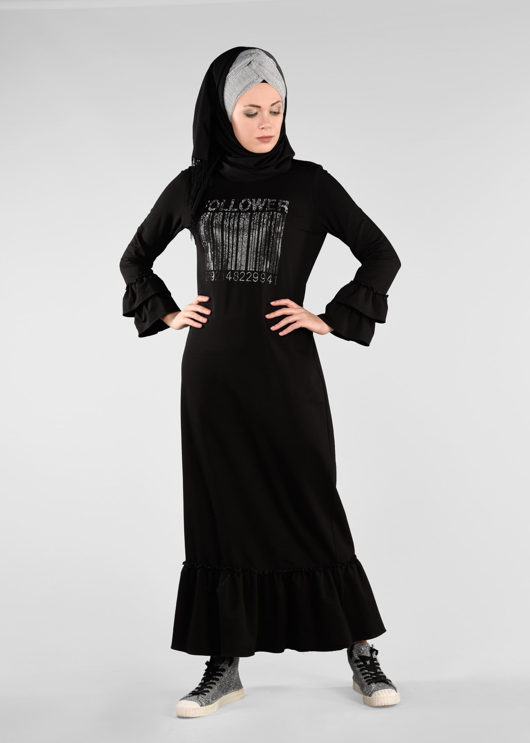 Tesettür giyim SİYAH ETEK UCU VE KOLLARI VOLANLI EŞOFMAN ELBİSE 4882