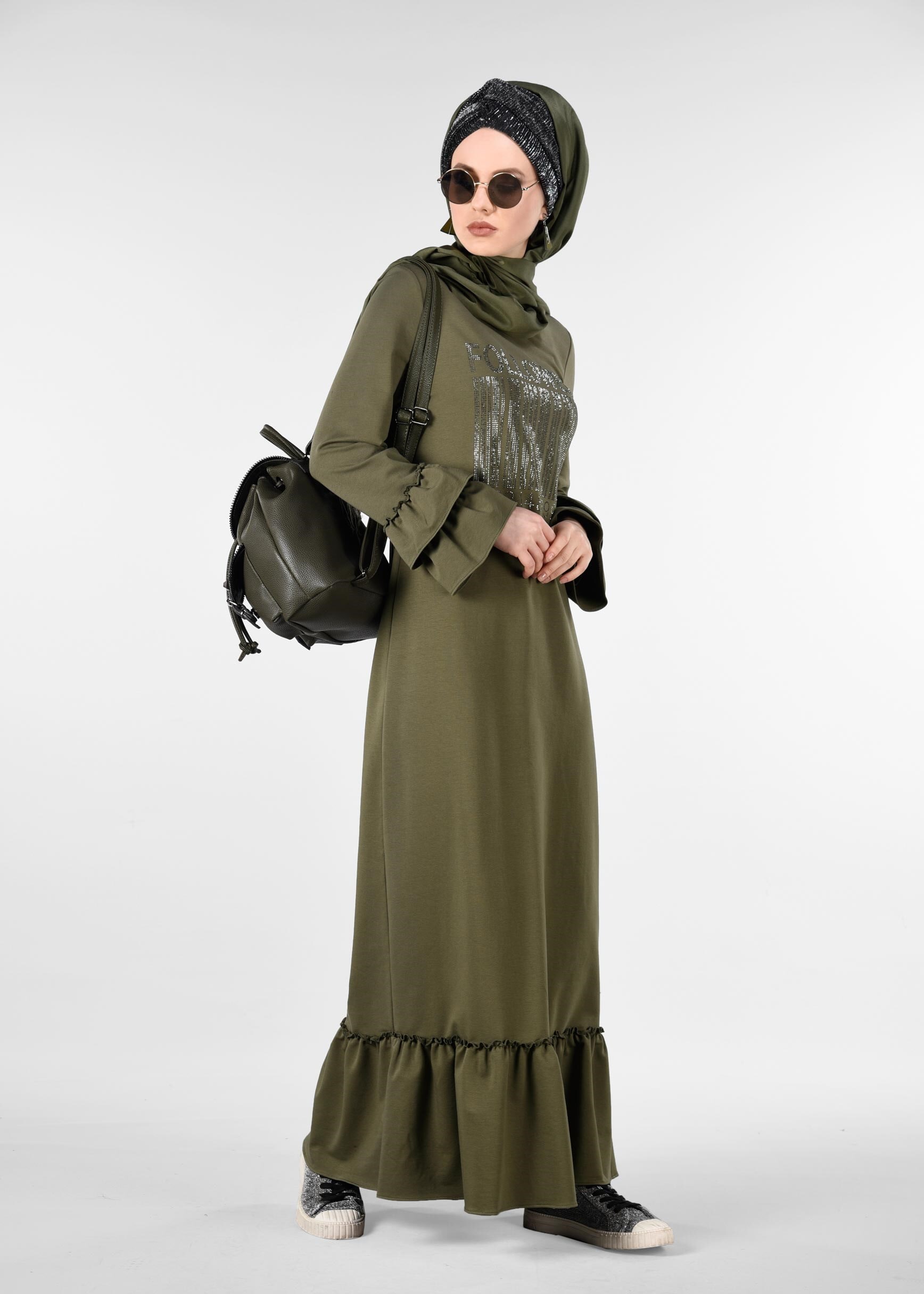 Tesettür giyim HAKİ ETEK UCU VE KOLLARI VOLANLI EŞOFMAN ELBİSE 4882