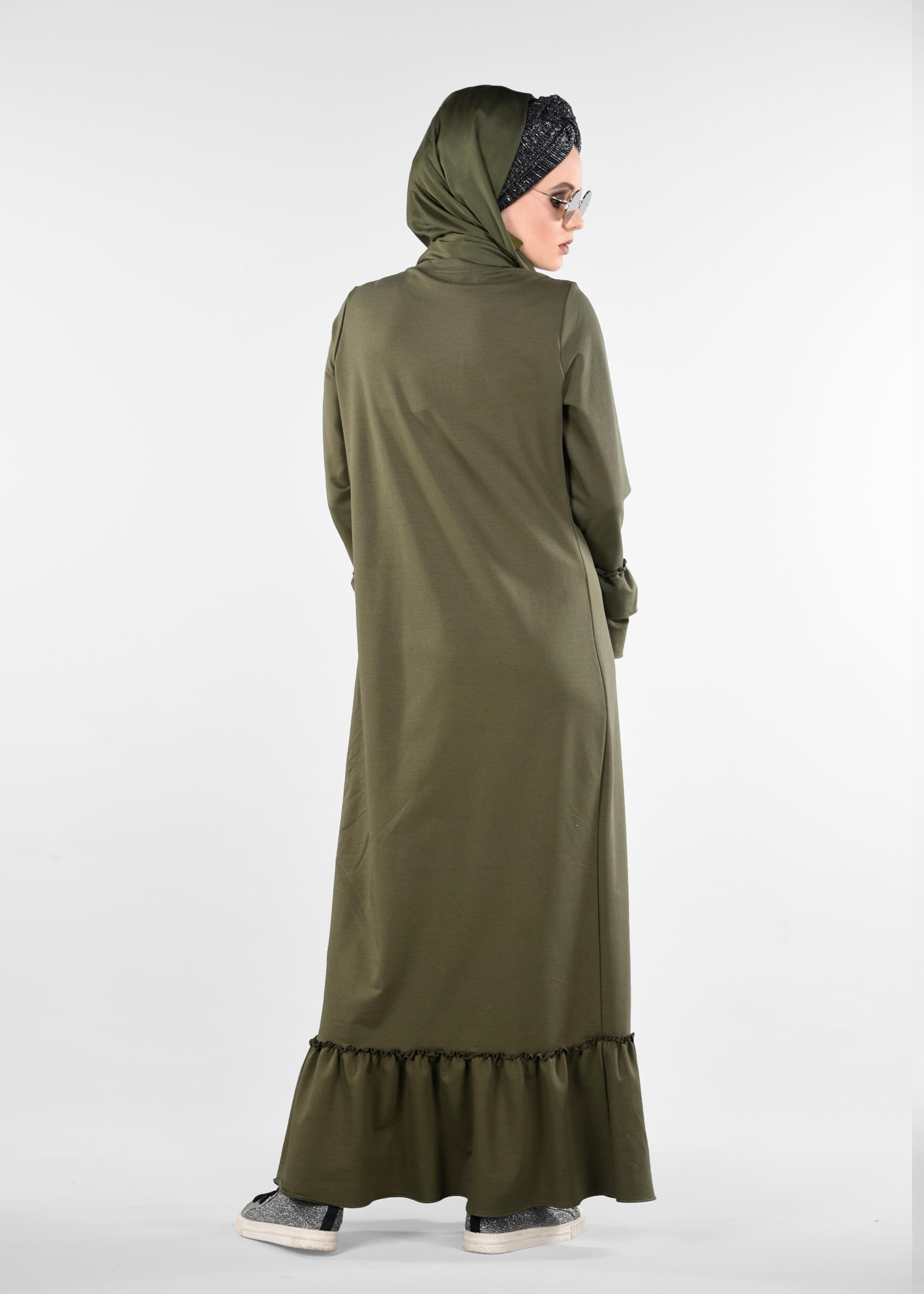 Tesettür giyim HAKİ ETEK UCU VE KOLLARI VOLANLI EŞOFMAN ELBİSE 4882