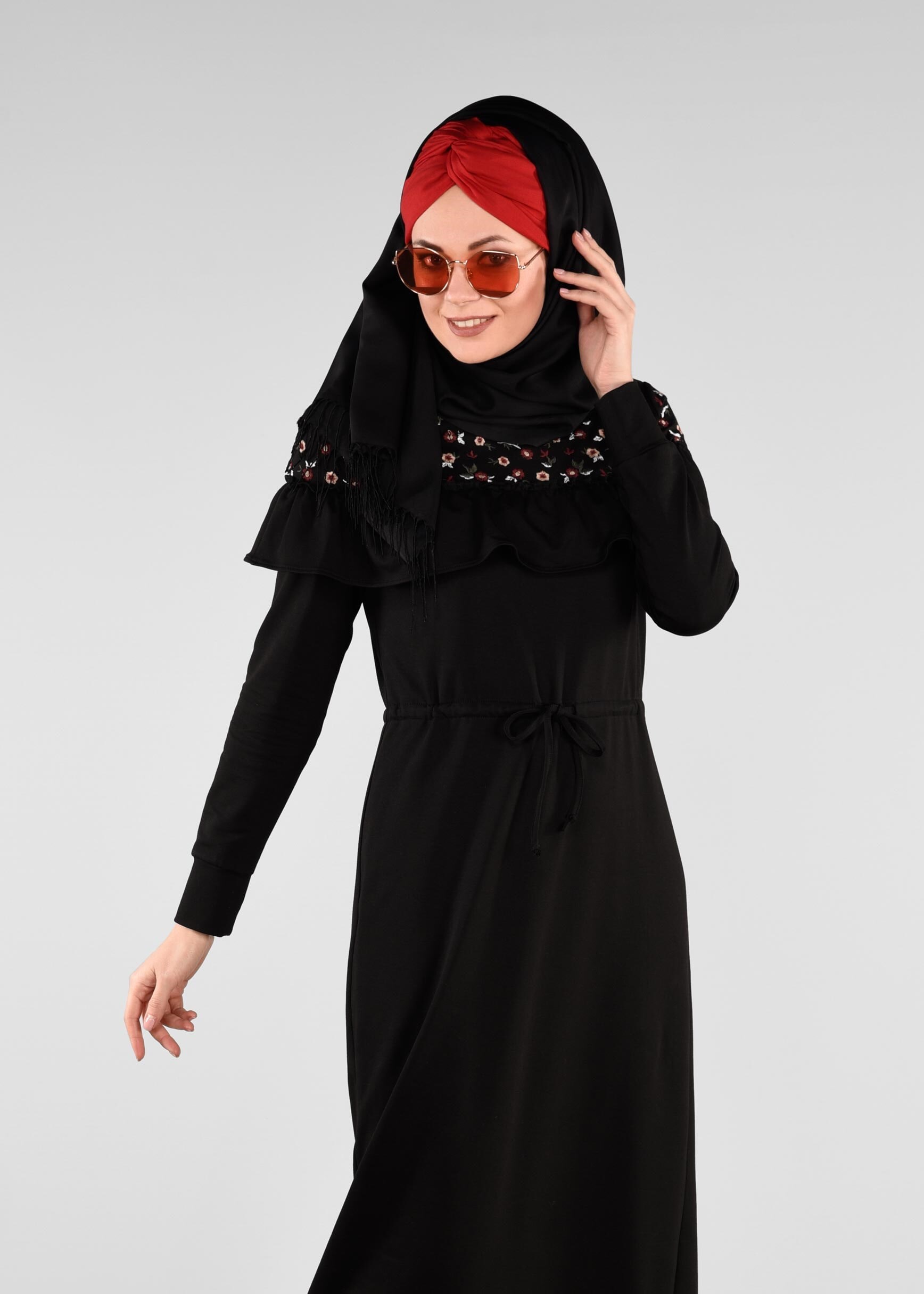 Tesettür giyim SİYAH NAKIŞLI EŞOFMAN ELBİSE 4883 