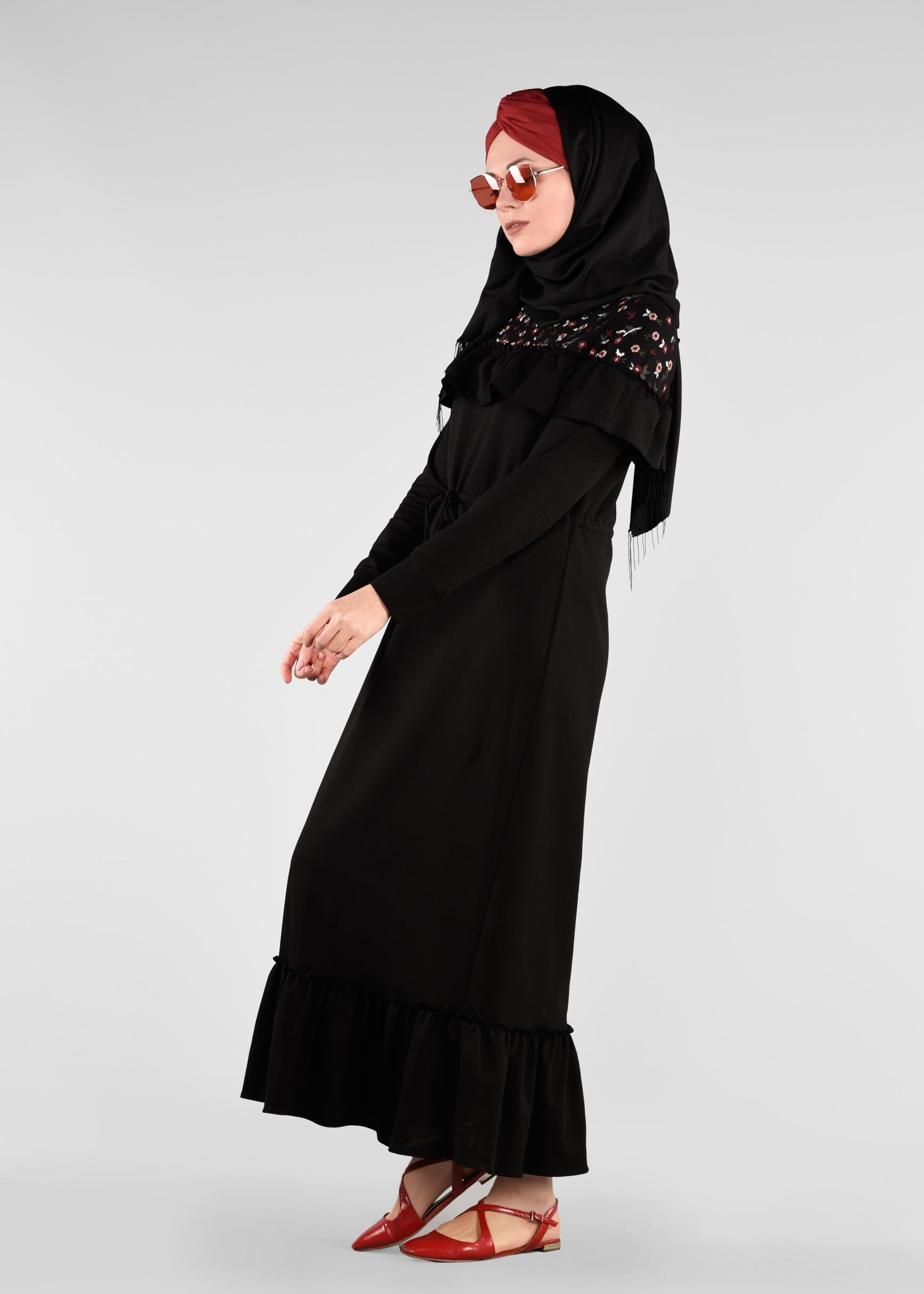 Tesettür giyim SİYAH NAKIŞLI EŞOFMAN ELBİSE 4883 