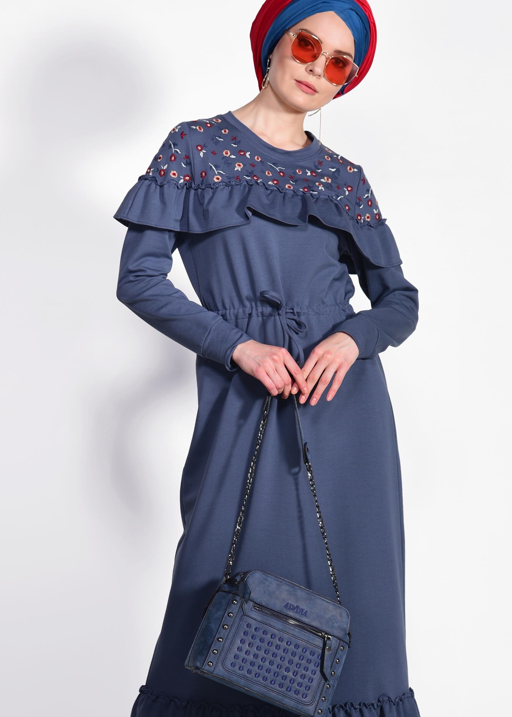 Tesettür giyim LACİVERT NAKIŞLI EŞOFMAN ELBİSE 4883 