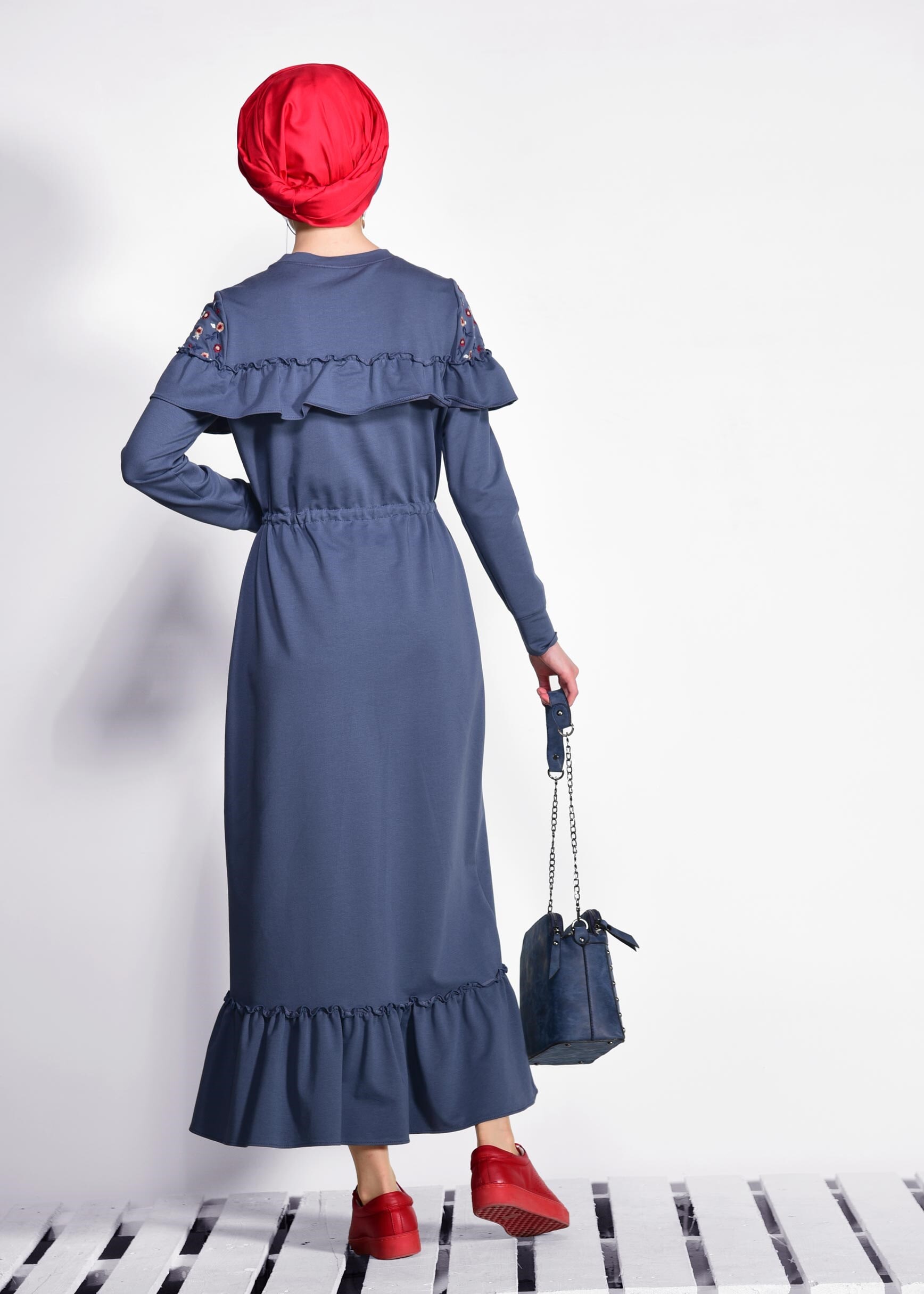 Tesettür giyim LACİVERT NAKIŞLI EŞOFMAN ELBİSE 4883 