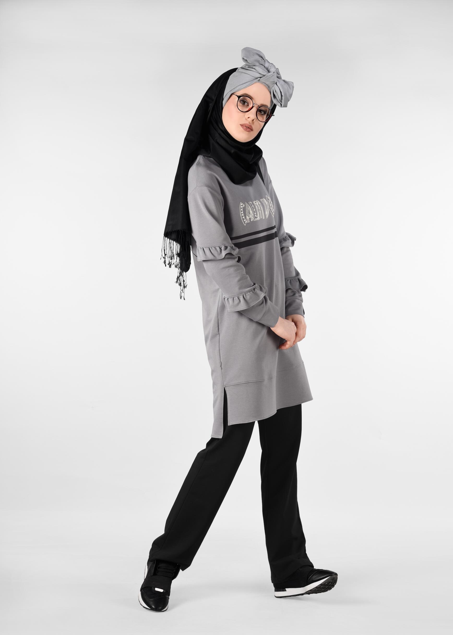 Tesettür giyim GRİ BONCUKLU BASKI DETAYLI 2&prime;Lİ EŞOFMAN TAKIM 4912 