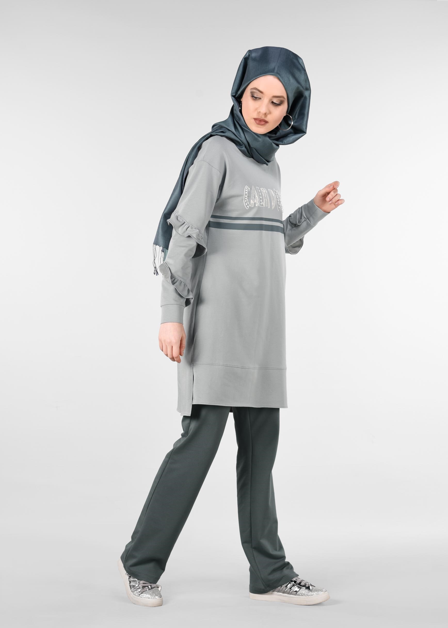 Tesettür giyim BEJ BONCUKLU BASKI DETAYLI 2&prime;Lİ EŞOFMAN TAKIM 4912 