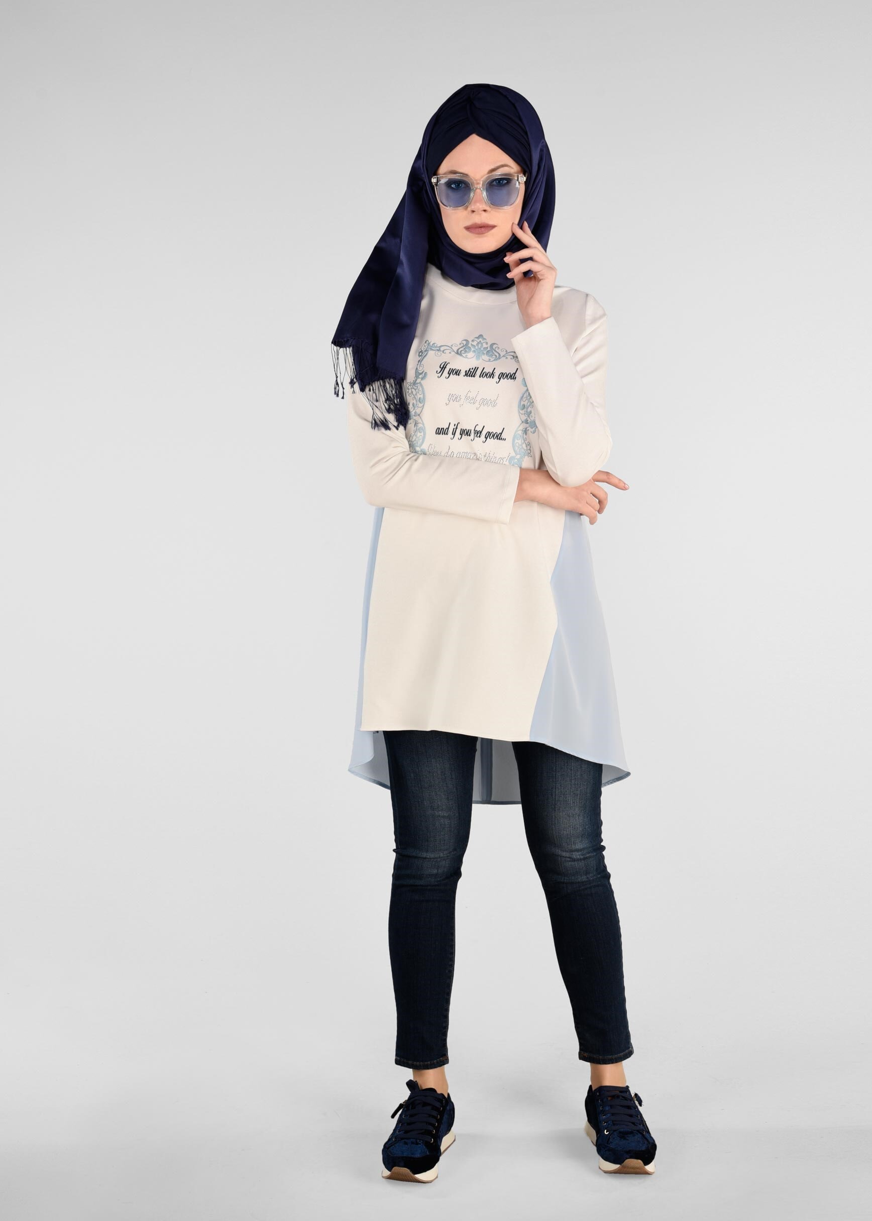 Tesettür giyim BEYAZ İKİ RENKLİ EŞOFMAN TUNİK 4914