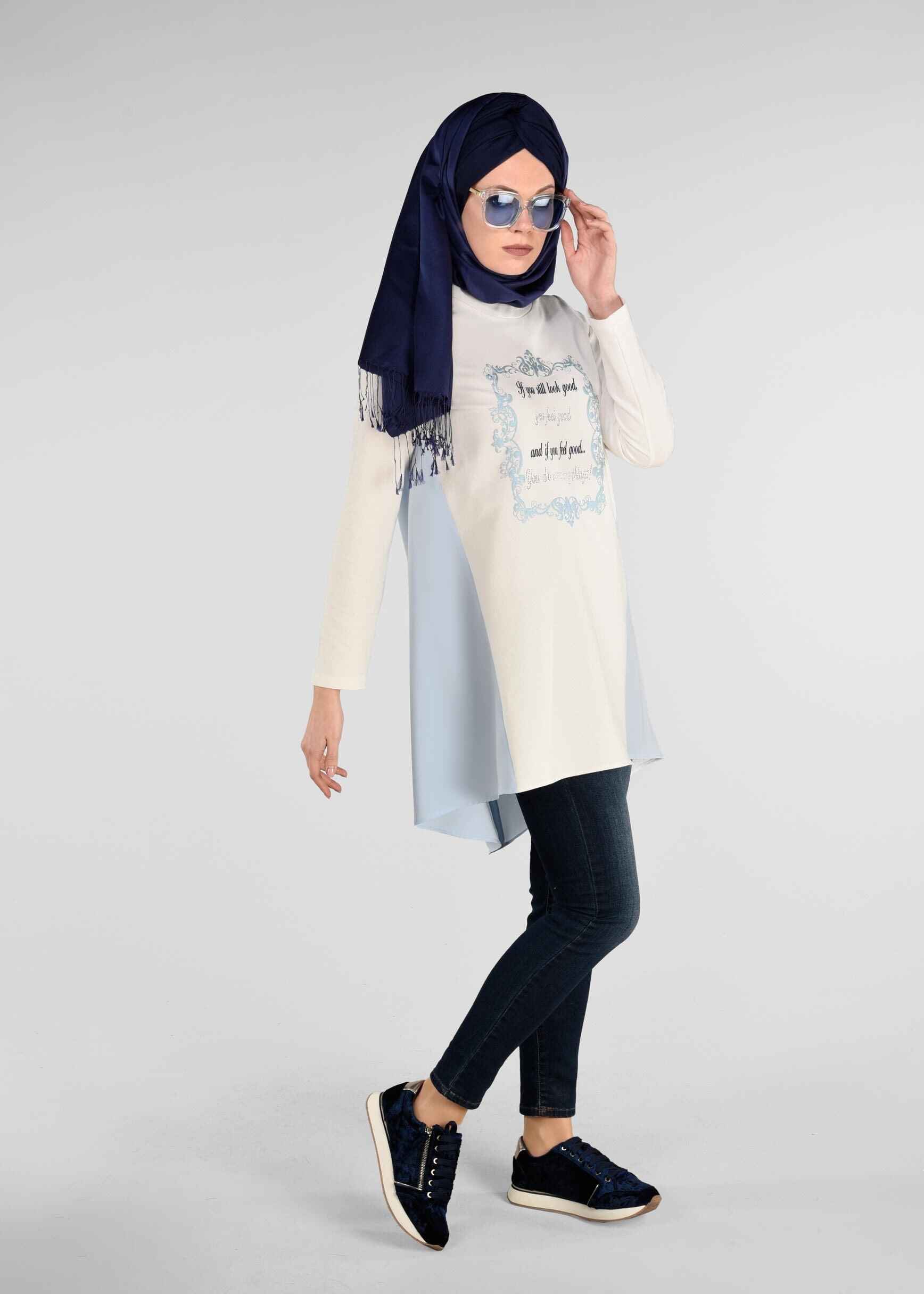 Tesettür giyim BEYAZ İKİ RENKLİ EŞOFMAN TUNİK 4914