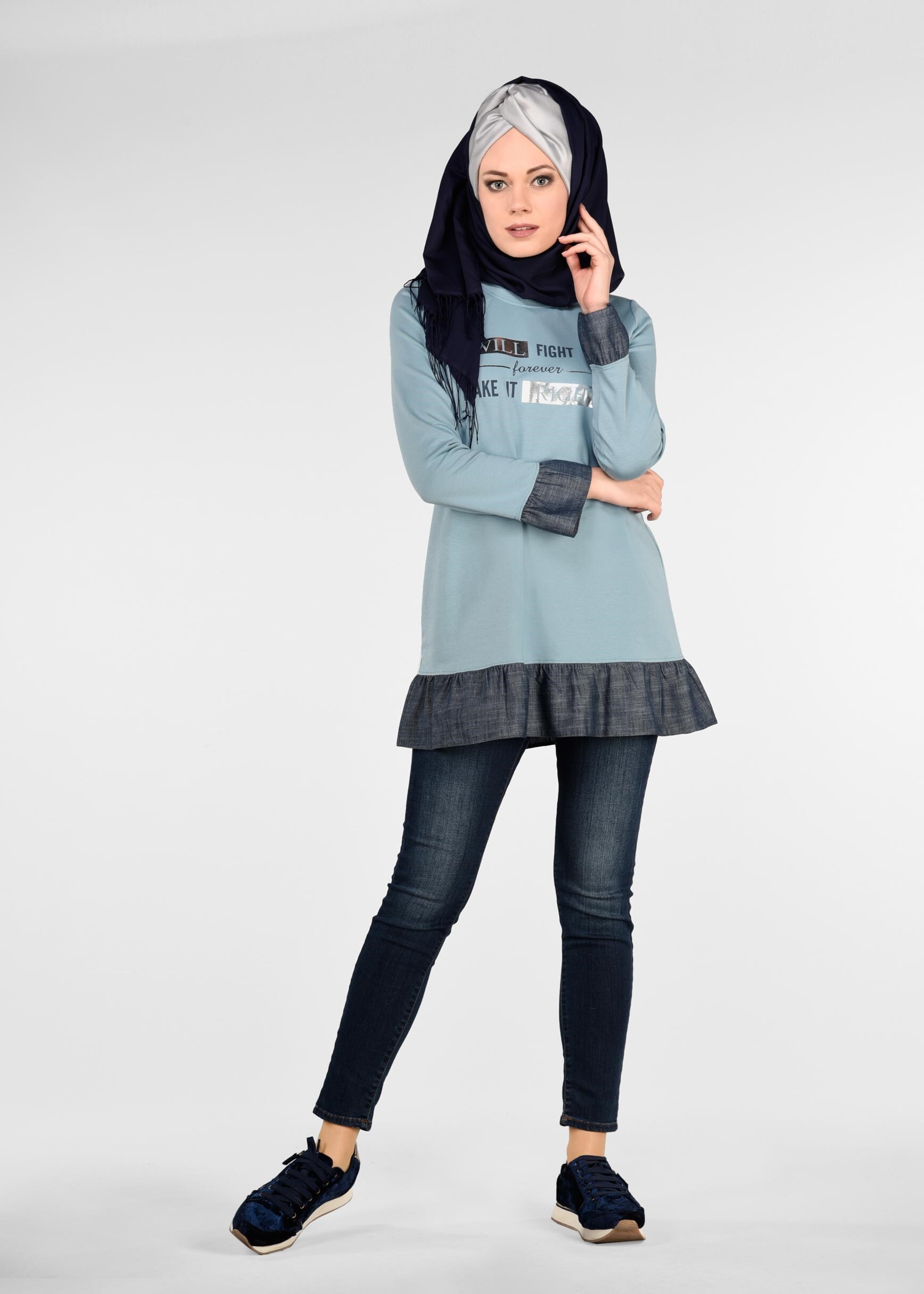 Tesettür giyim MAVİ ETEK UCU VE BİLEKLERİ FIRFIRLI EŞOFMAN TUNİK 4915