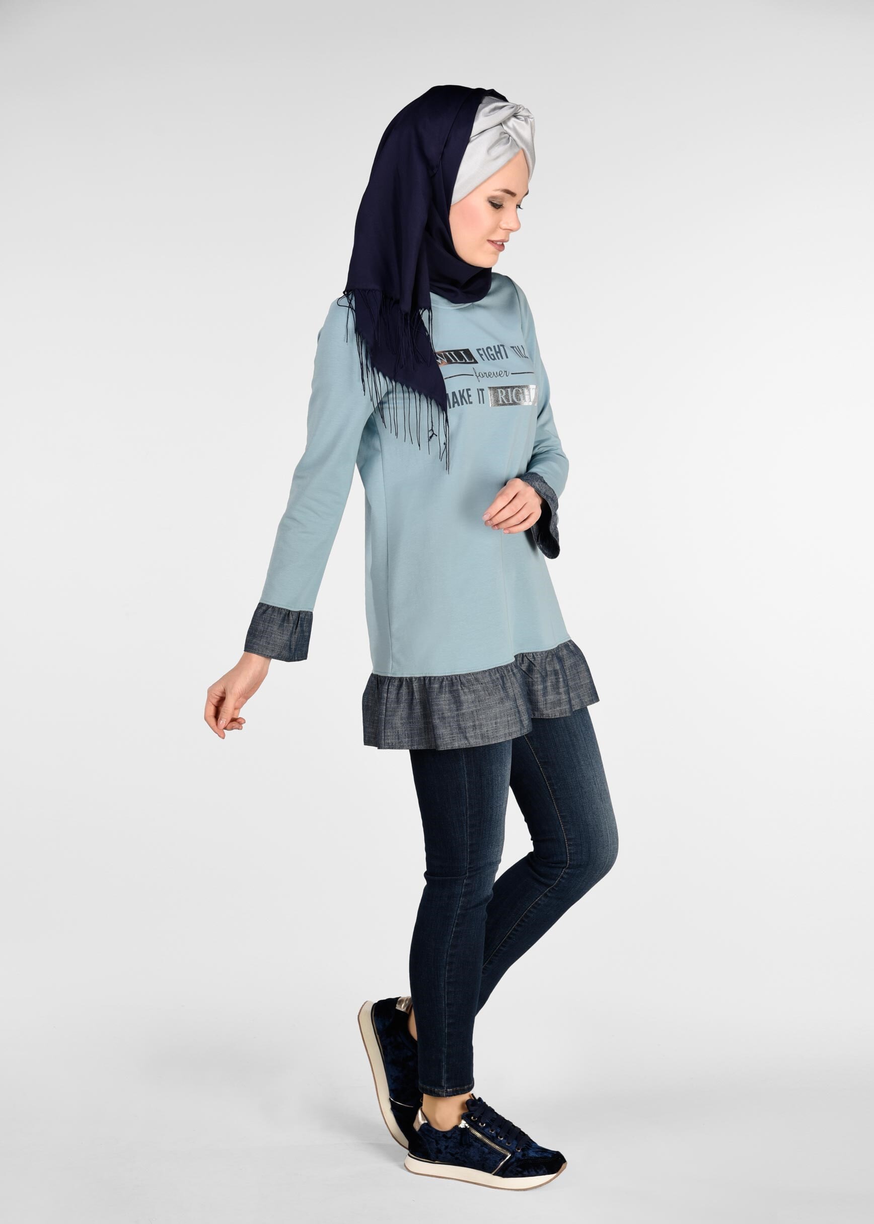 Tesettür giyim MAVİ ETEK UCU VE BİLEKLERİ FIRFIRLI EŞOFMAN TUNİK 4915