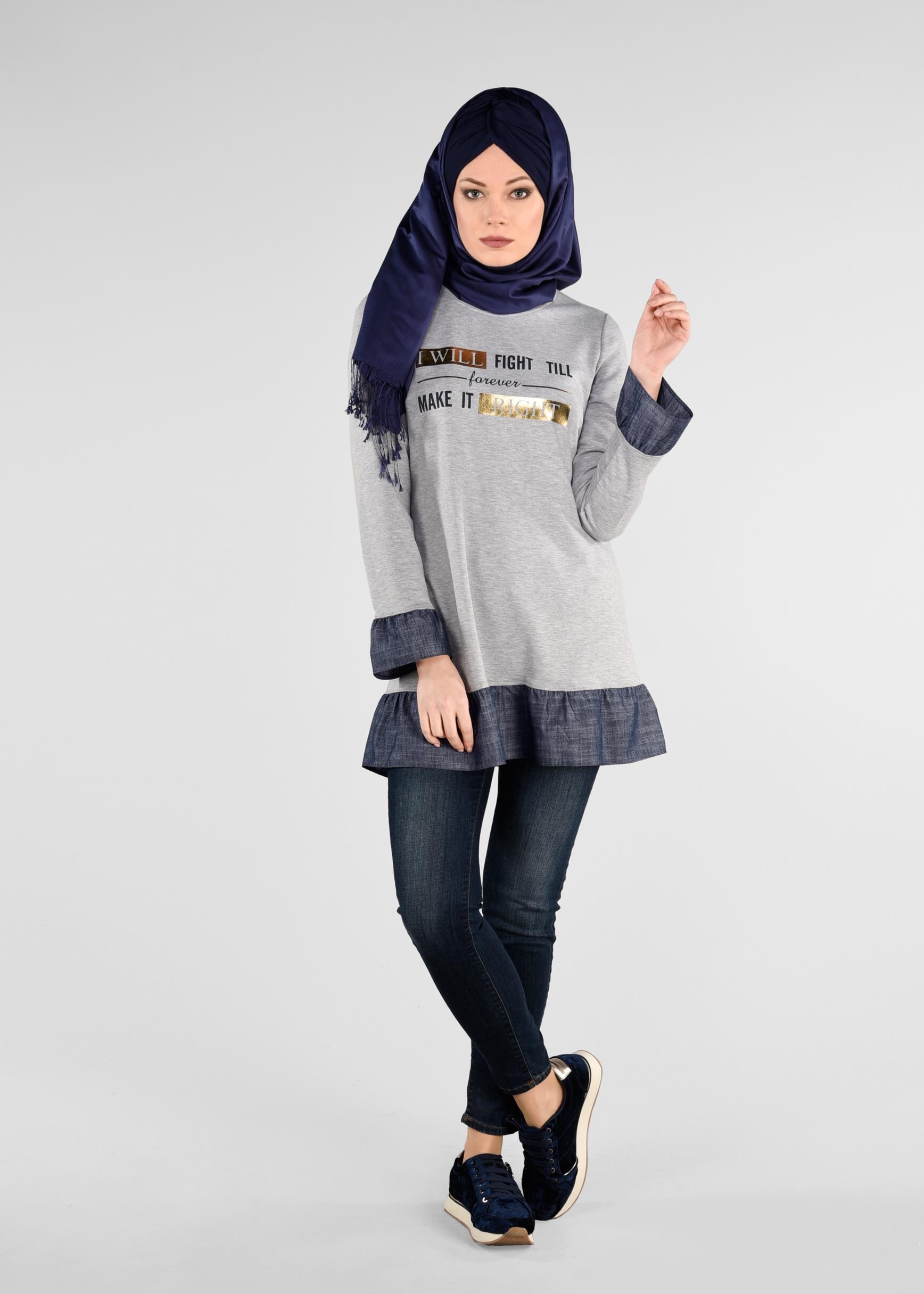 Tesettür giyim GRİ ETEK UCU VE BİLEKLERİ FIRFIRLI EŞOFMAN TUNİK 4915