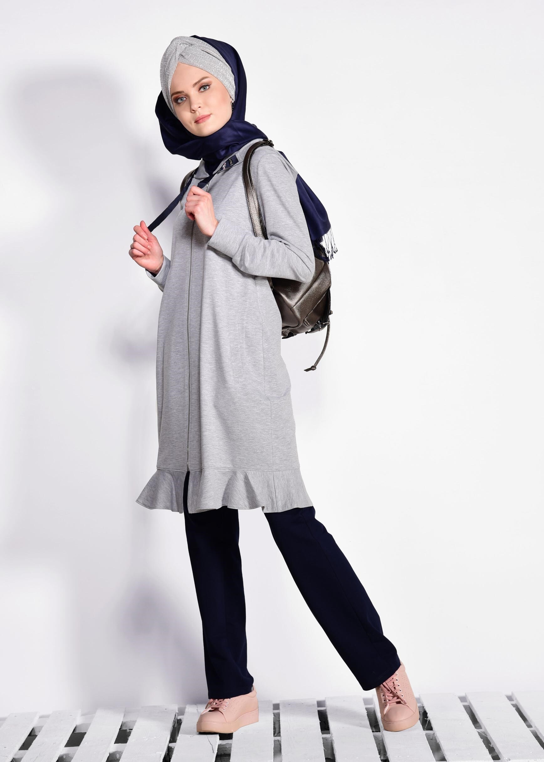 Tesettür giyim GRİ ETEK UCU VOLANLI 2&prime;Lİ EŞOFMAN TAKIM 4917 