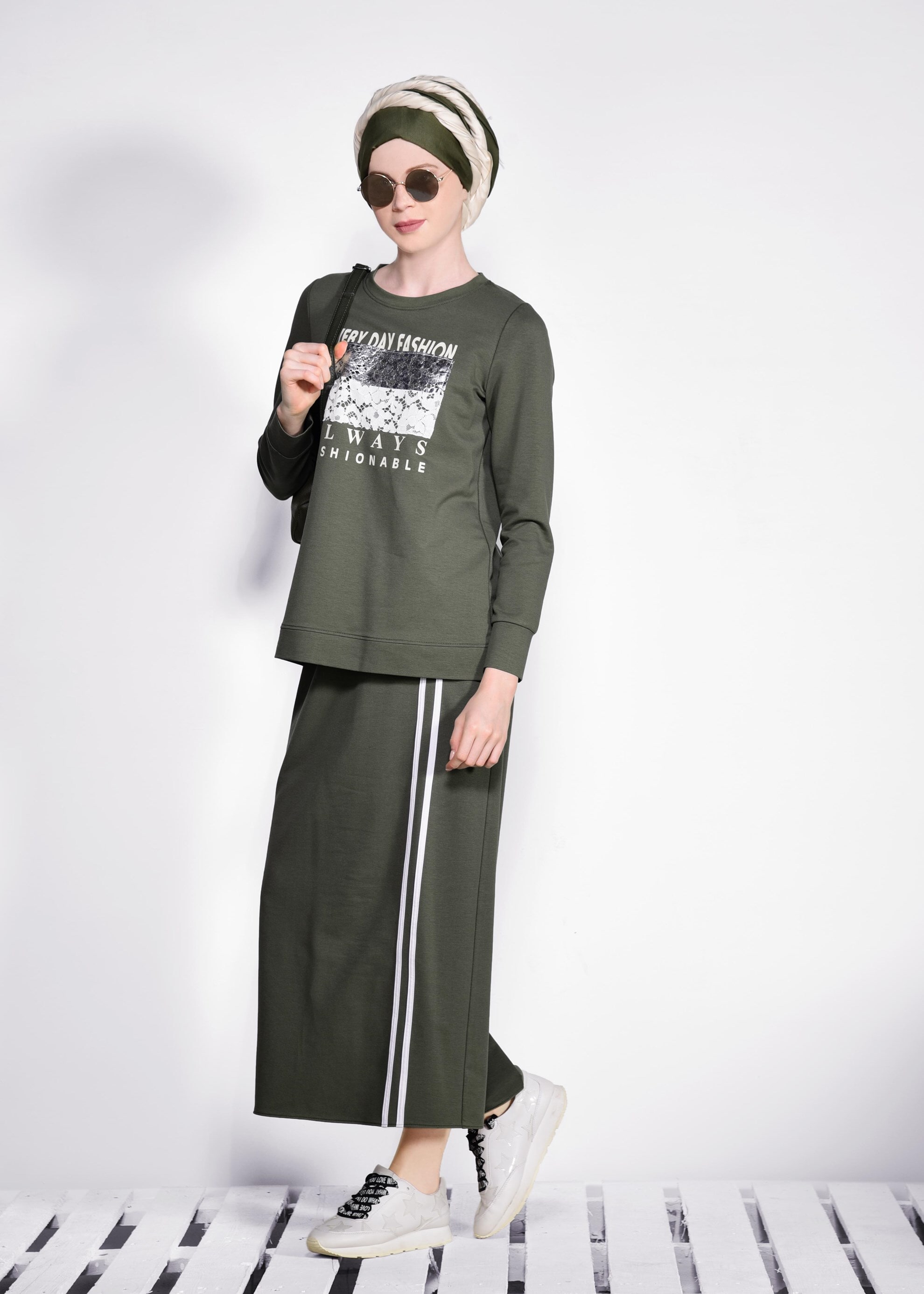 Tesettür giyim HAKİ YAZILI VE BASKILI 2&prime;Lİ EŞOFMAN TAKIM 4941