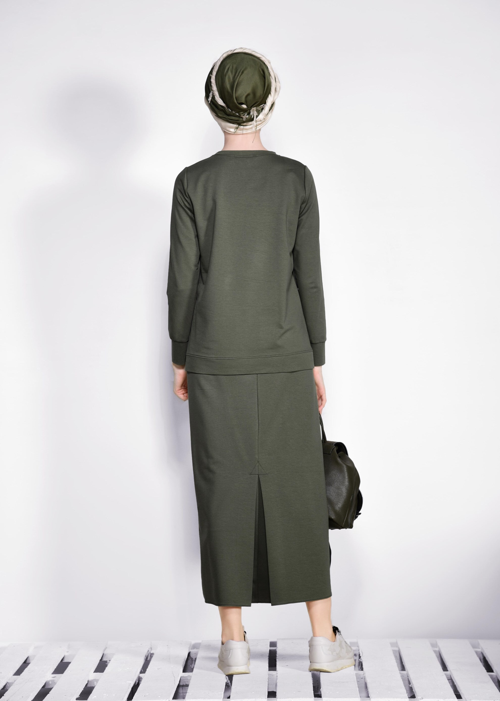 Tesettür giyim HAKİ YAZILI VE BASKILI 2&prime;Lİ EŞOFMAN TAKIM 4941