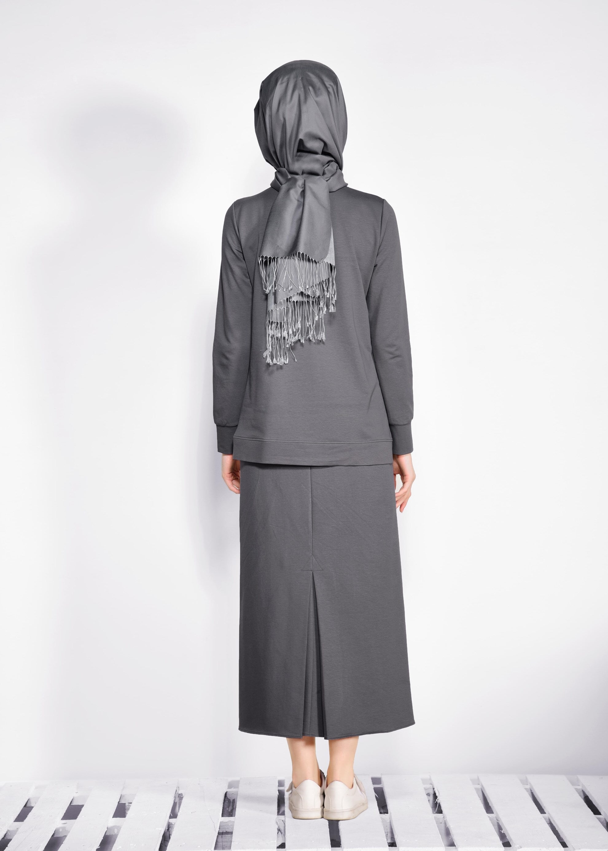 Tesettür giyim GRİ YAZILI VE BASKILI 2&prime;Lİ EŞOFMAN TAKIM 4941