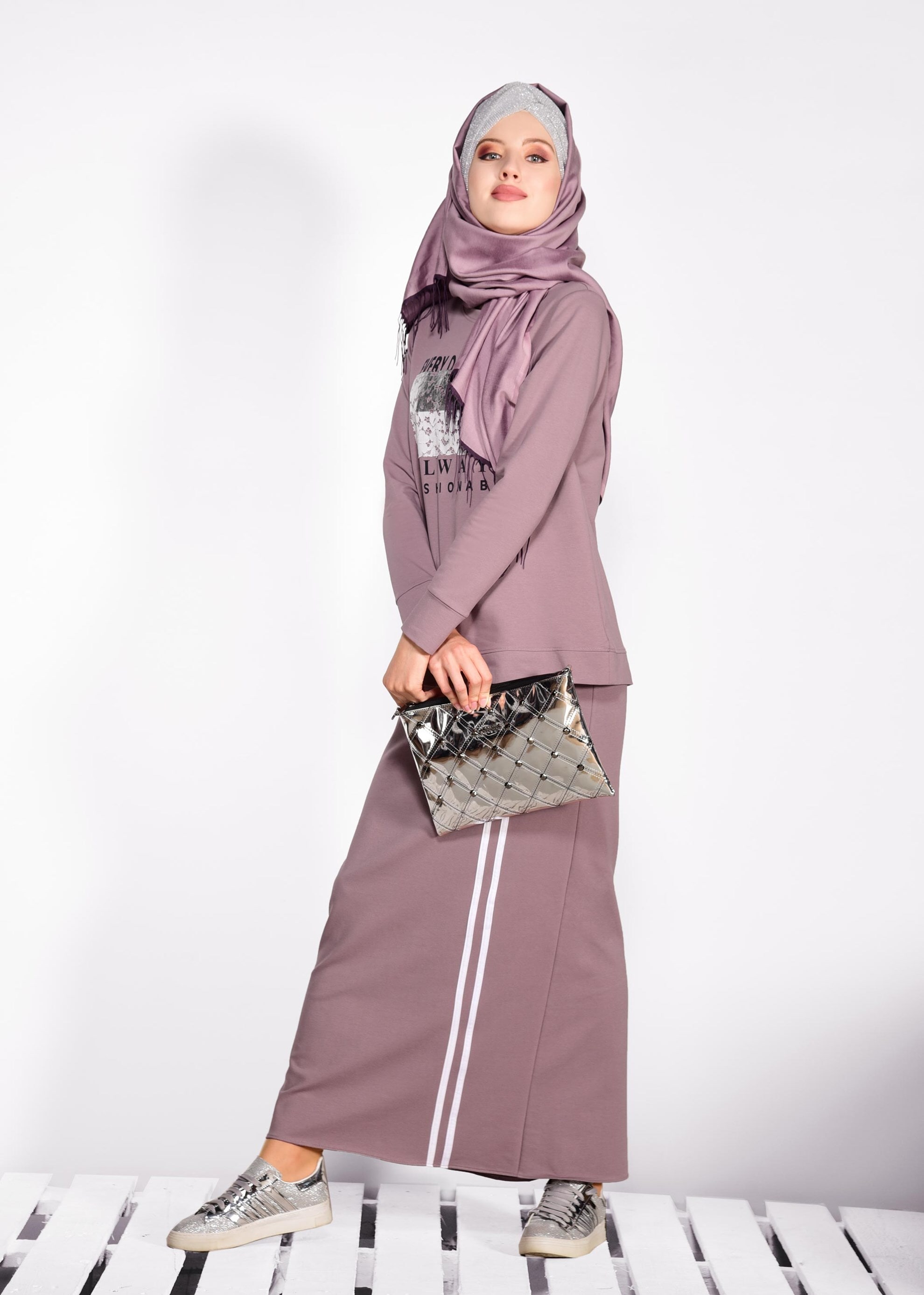 Tesettür giyim PUDRA YAZILI VE BASKILI 2&prime;Lİ EŞOFMAN TAKIM 4941