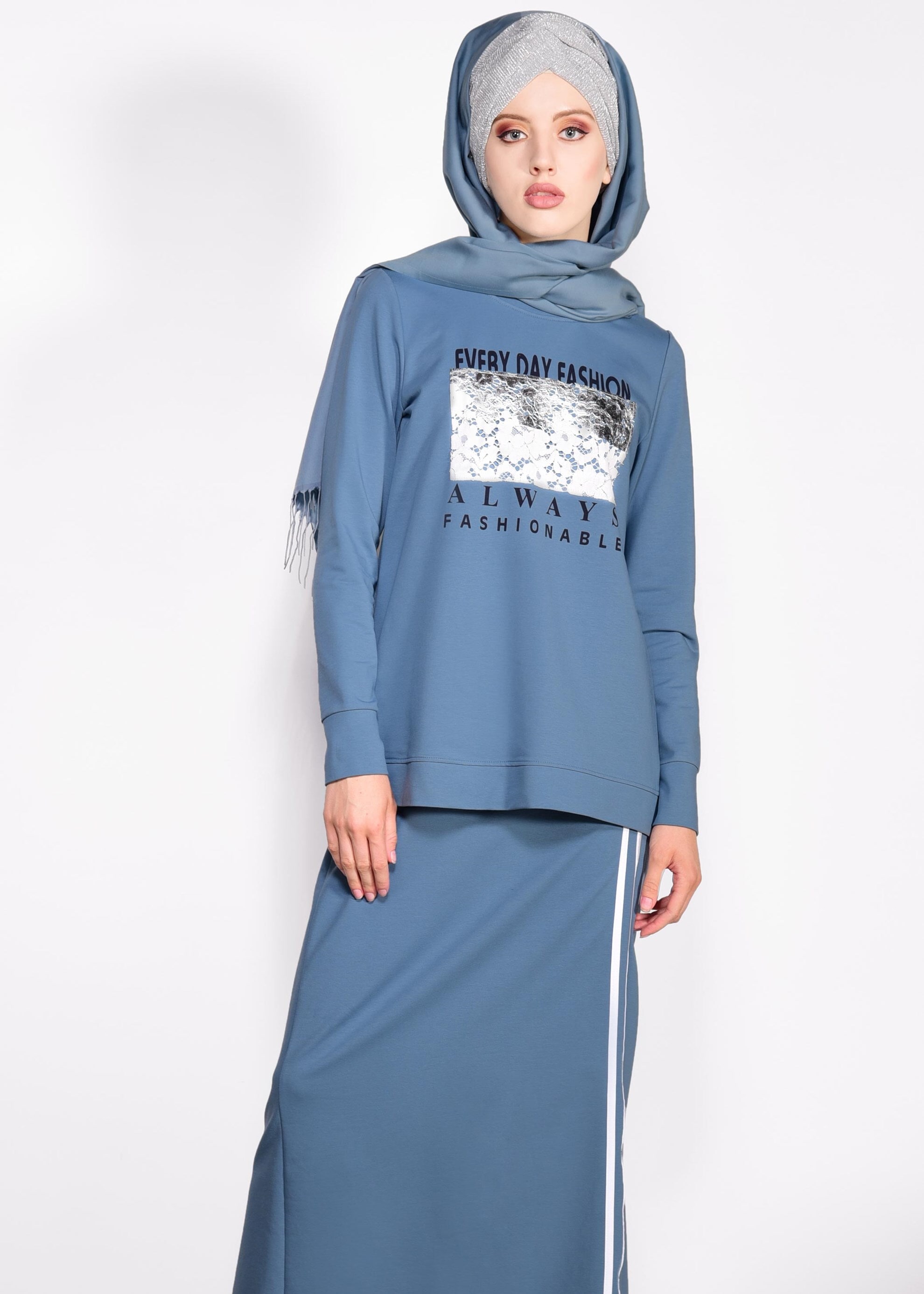 Tesettür giyim MAVİ YAZILI VE BASKILI 2&prime;Lİ EŞOFMAN TAKIM 4941