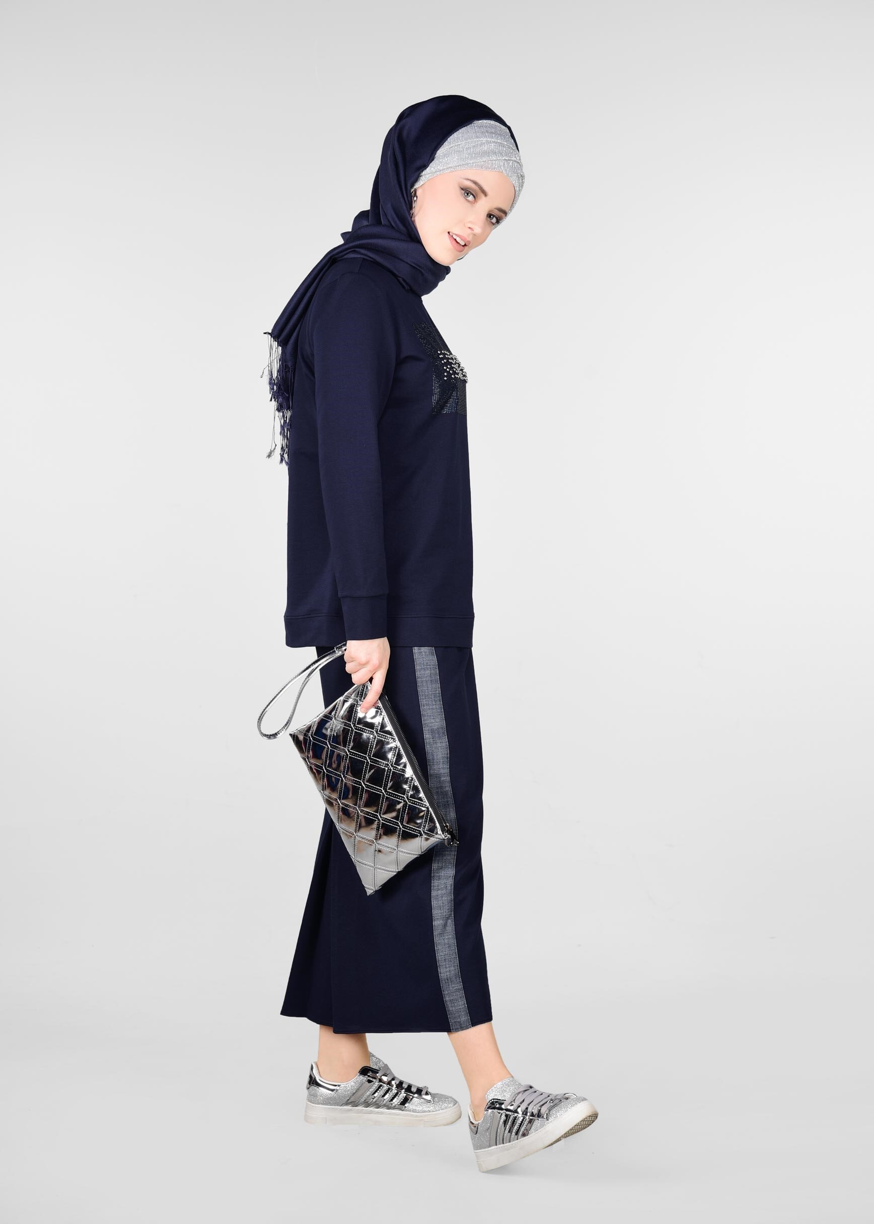 Tesettür giyim LACİVERT YANLARI SİM SERİTLİ 2&prime;Lİ ETEKLİ EŞOFMAN TAKIM 4942 