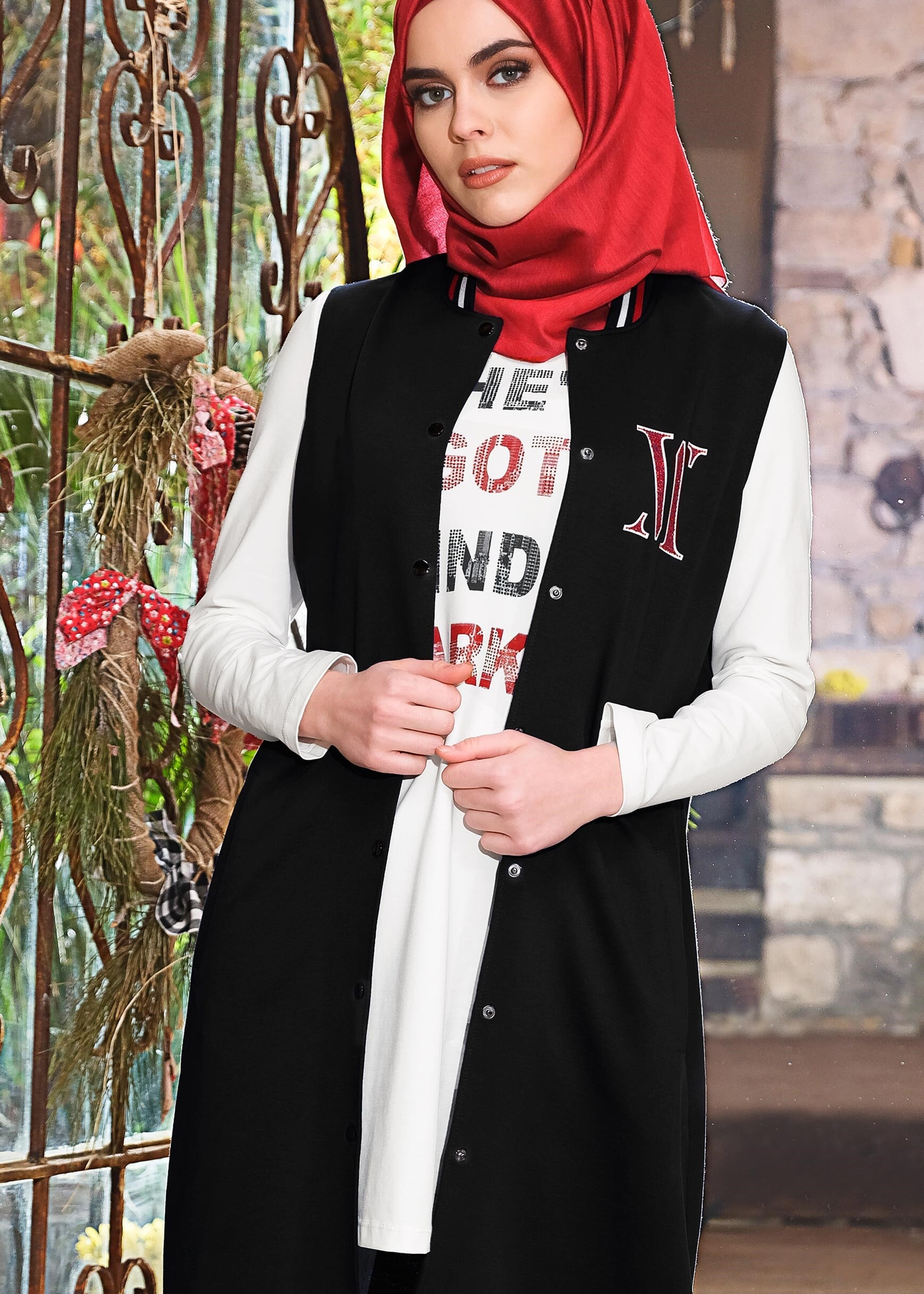 Tesettür giyim SİYAH YAZI BASKILI 2&prime;Lİ EŞOFMAN TUNİK 4990