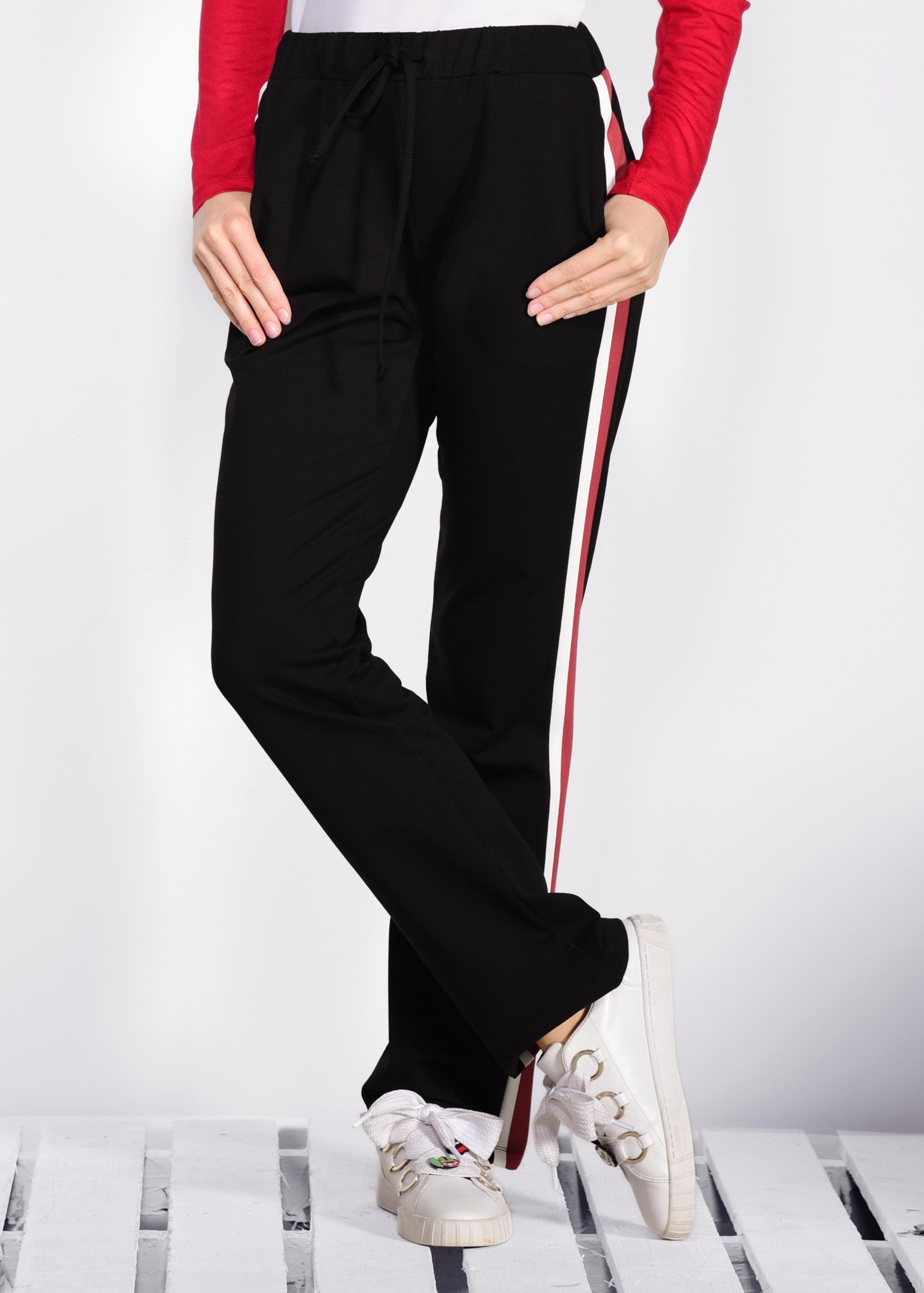 Tesettür giyim SİYAH YANLARI ŞERİTLİ EŞOFMAN ALTI 7352