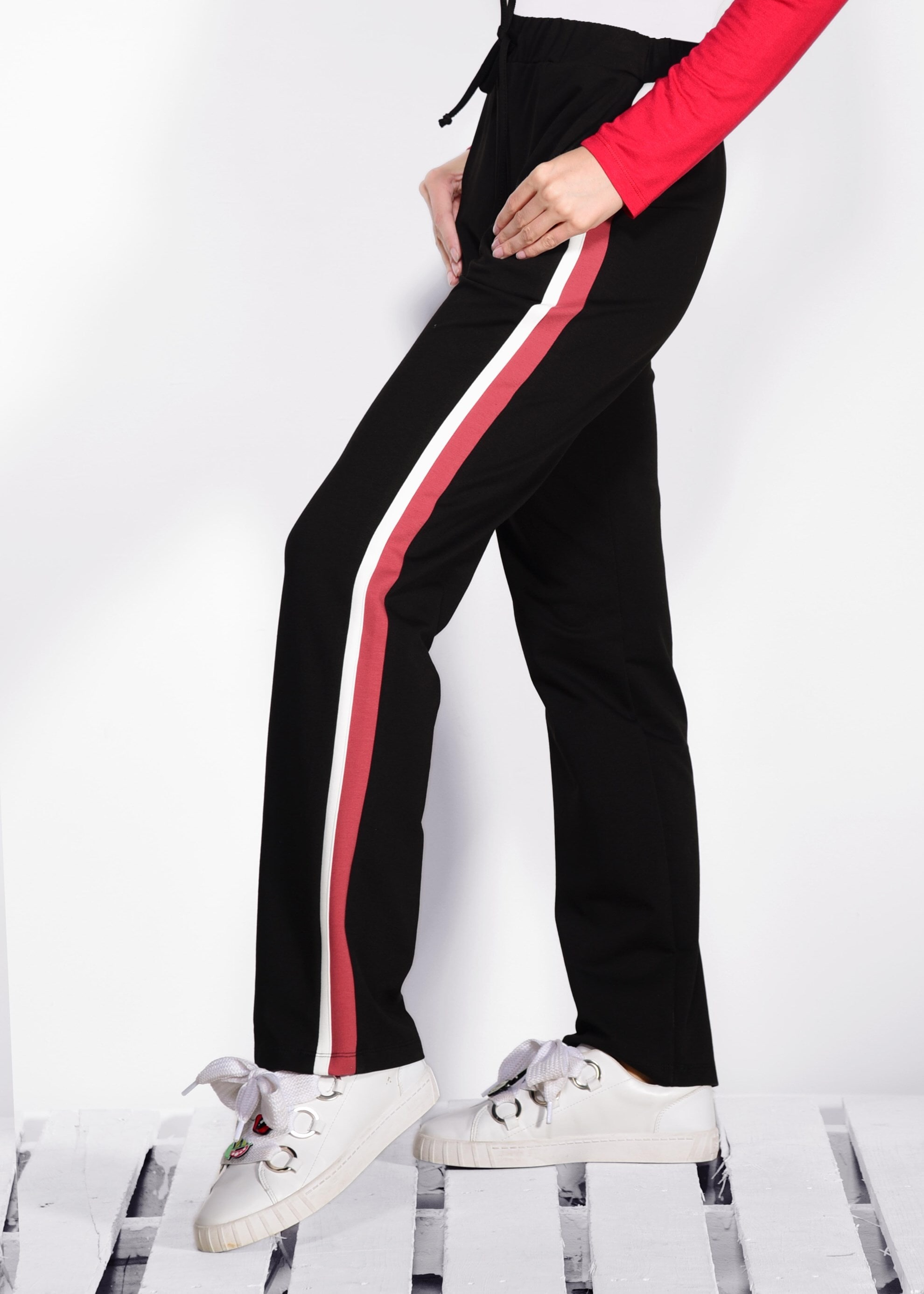 Tesettür giyim SİYAH YANLARI ŞERİTLİ EŞOFMAN ALTI 7352