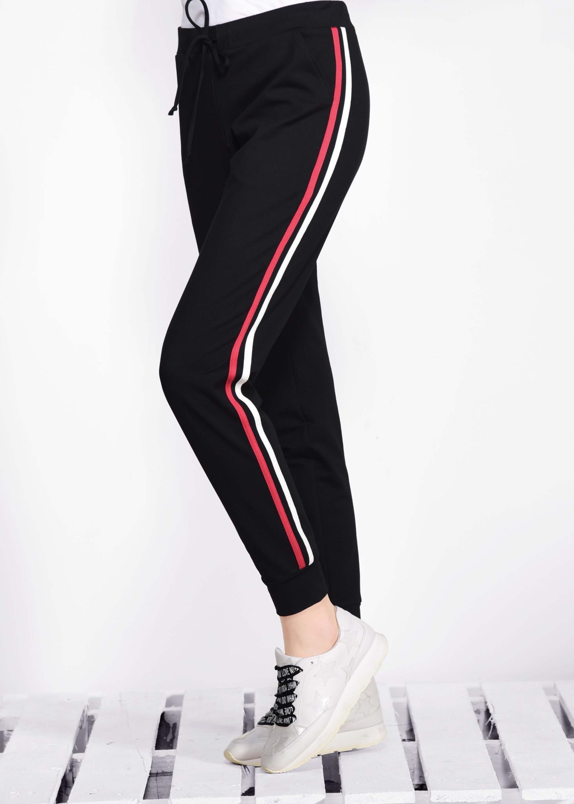 Tesettür giyim SİYAH YANLARI ŞERİTLİ BELİ BAĞCIKLI EŞOFMAN ALTI 7353