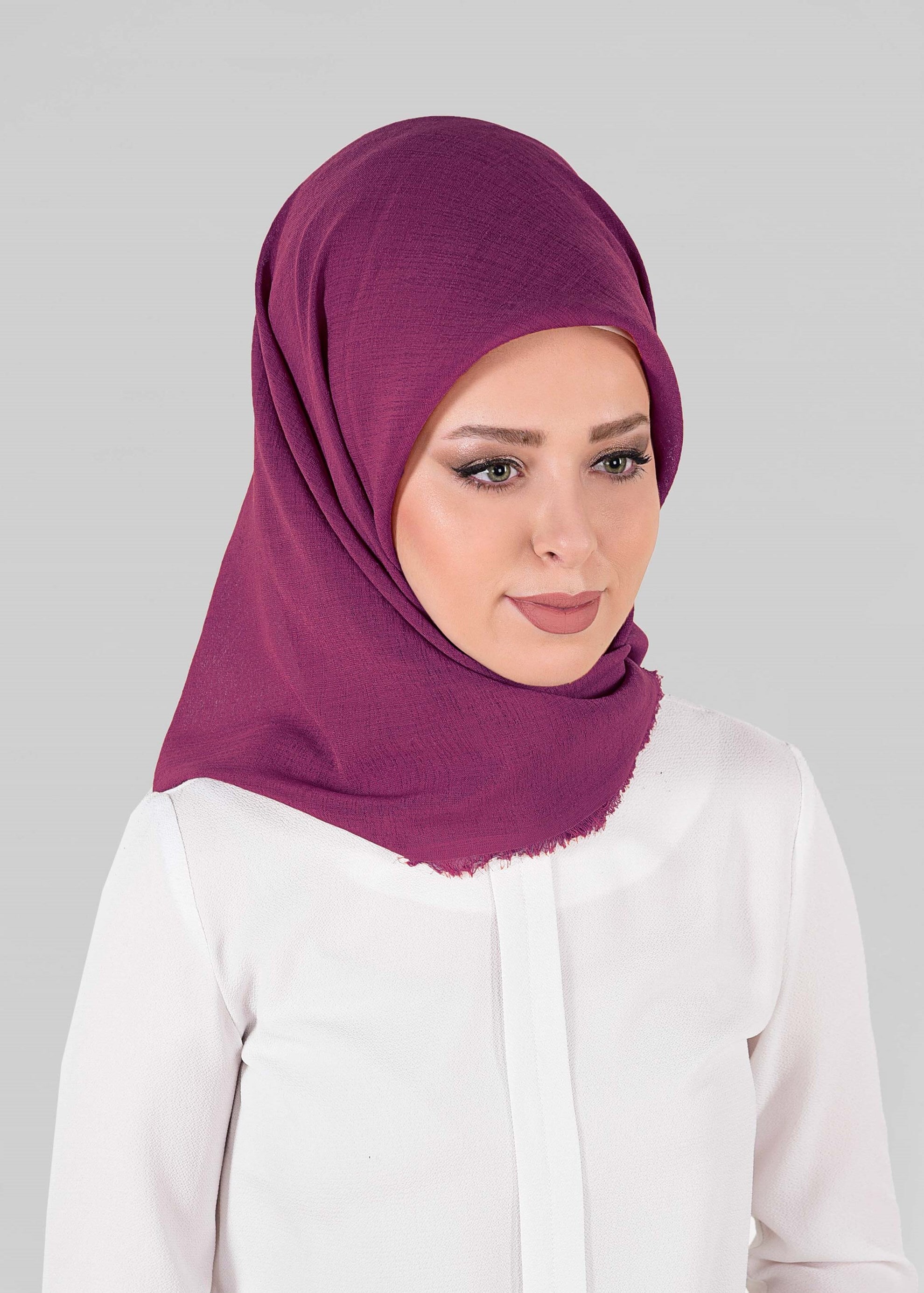 Tesettür giyim FUŞYA 9901 ALVİNA TAKİNLİ EŞARP