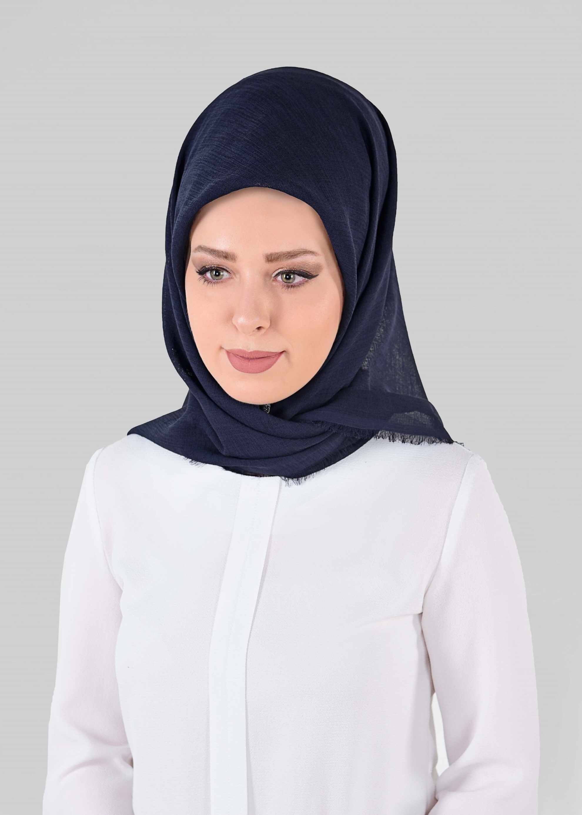 Tesettür giyim LACİVERT 9901 ALVİNA TAKİNLİ EŞARP