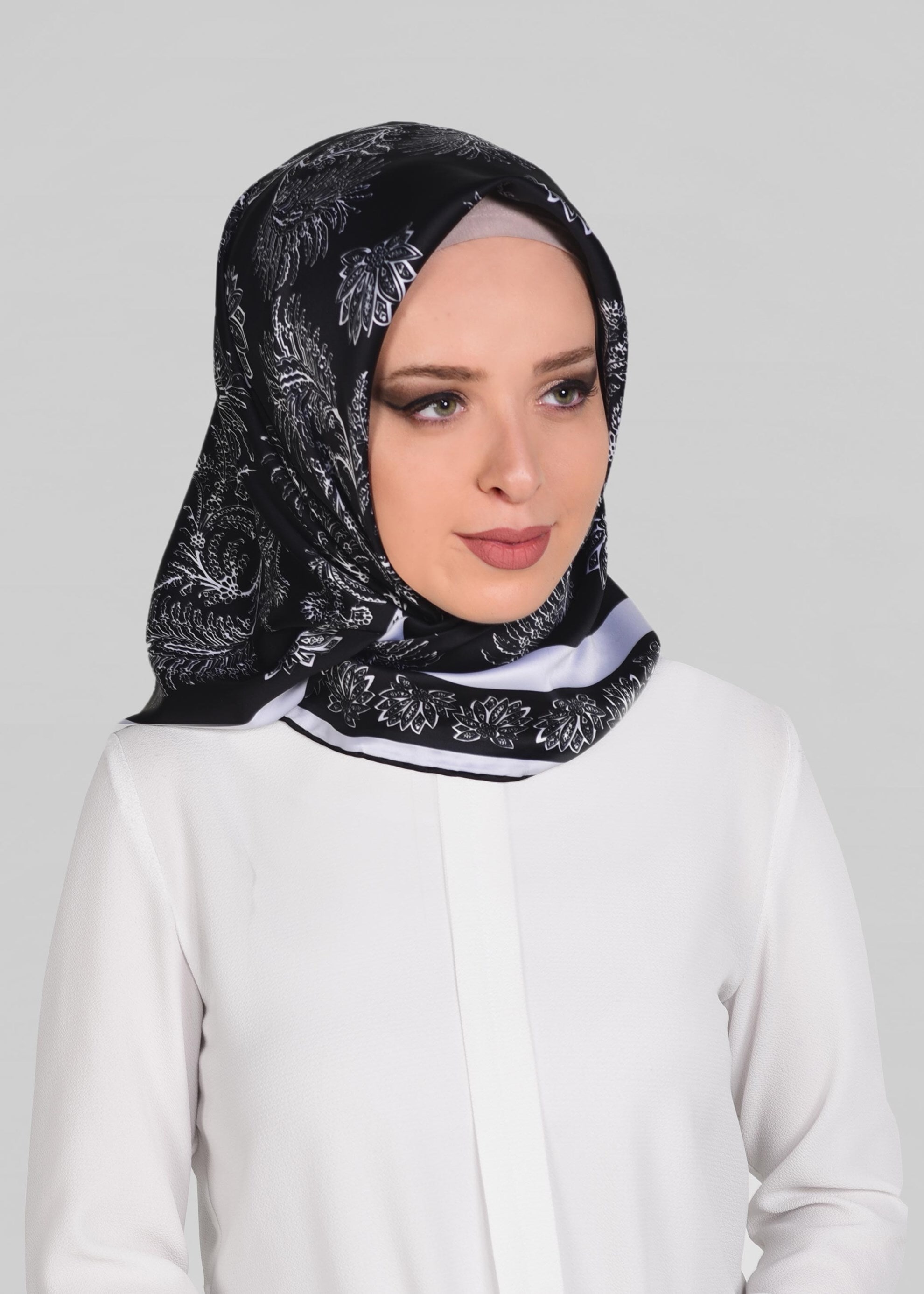 Tesettür giyim SİYAH 4469-1 ALVİNA DESENLİ EŞARP