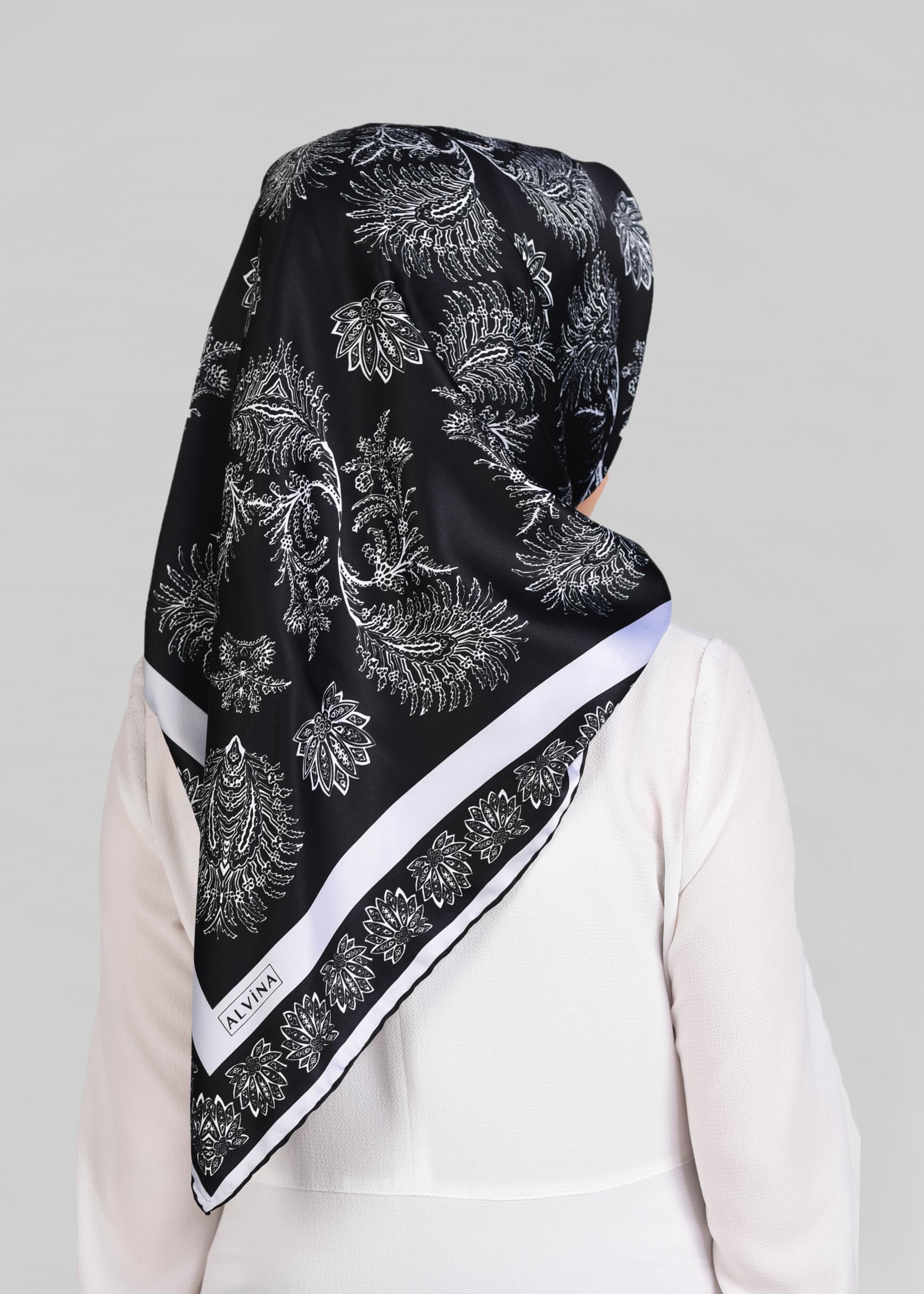 Tesettür giyim SİYAH 4469-1 ALVİNA DESENLİ EŞARP