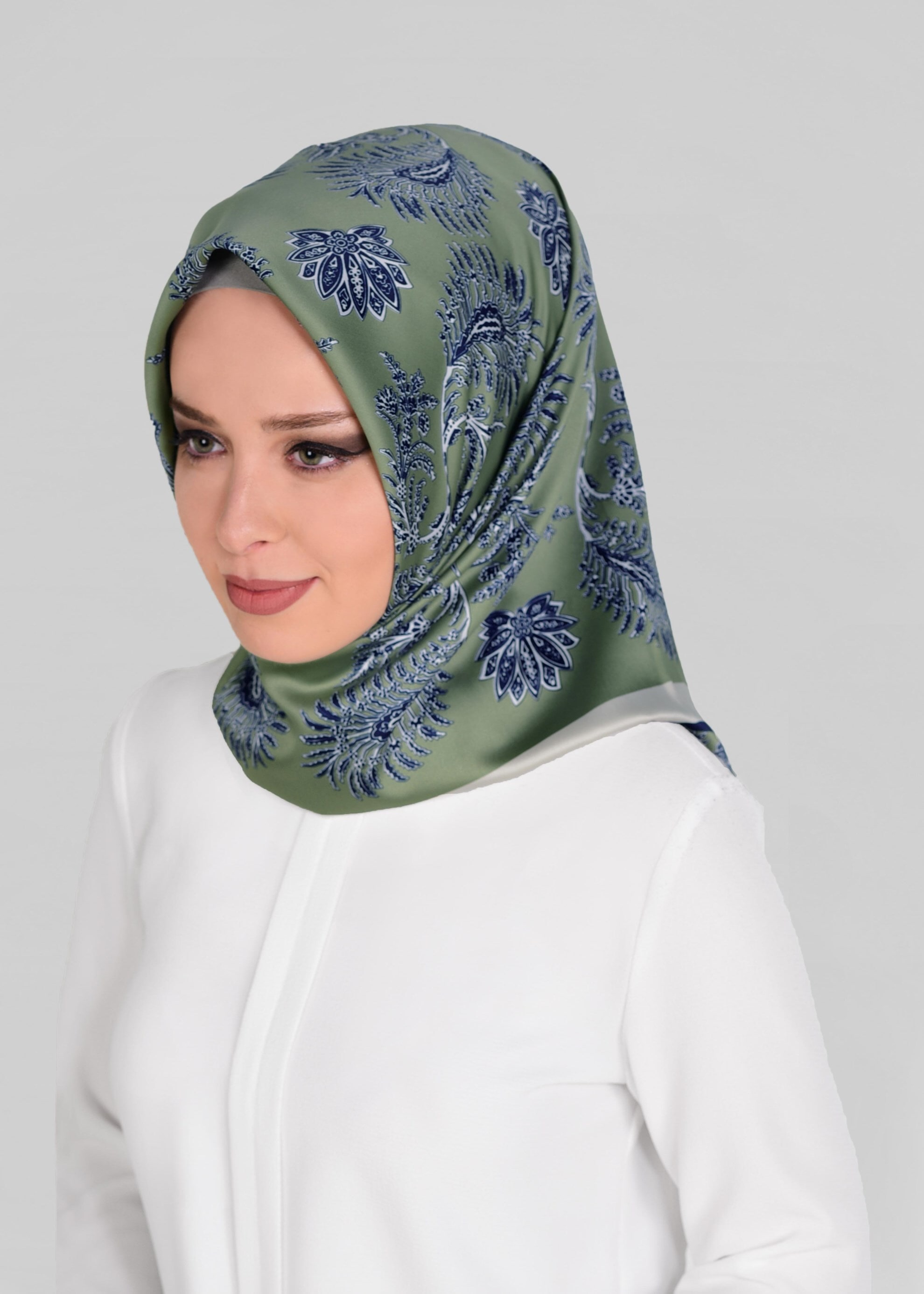 Tesettür giyim HAKİ 4469-1 ALVİNA DESENLİ EŞARP