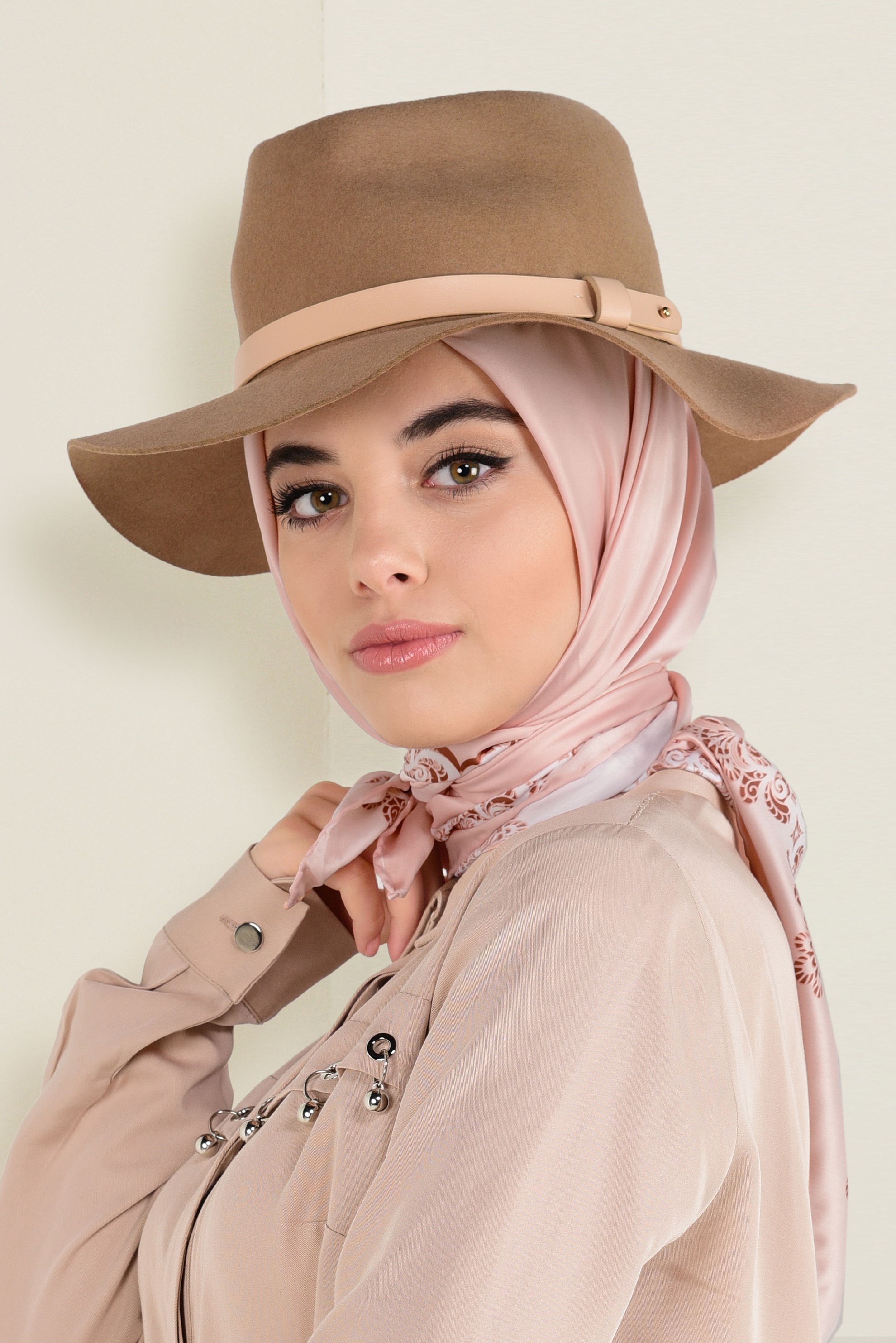 Tesettür giyim PUDRA 4470-1 ALVİNA DESENLİ EŞARP