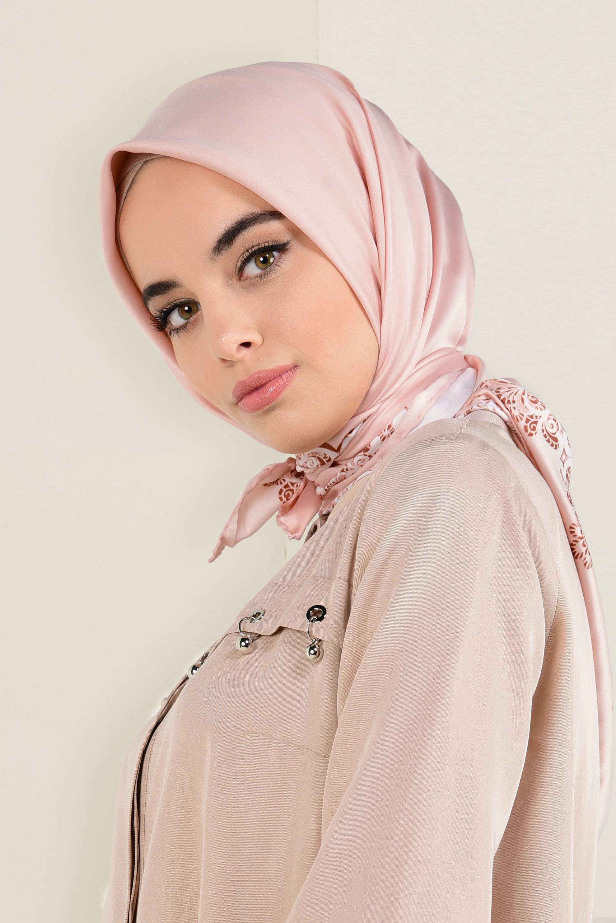 Tesettür giyim PUDRA 4470-1 ALVİNA DESENLİ EŞARP