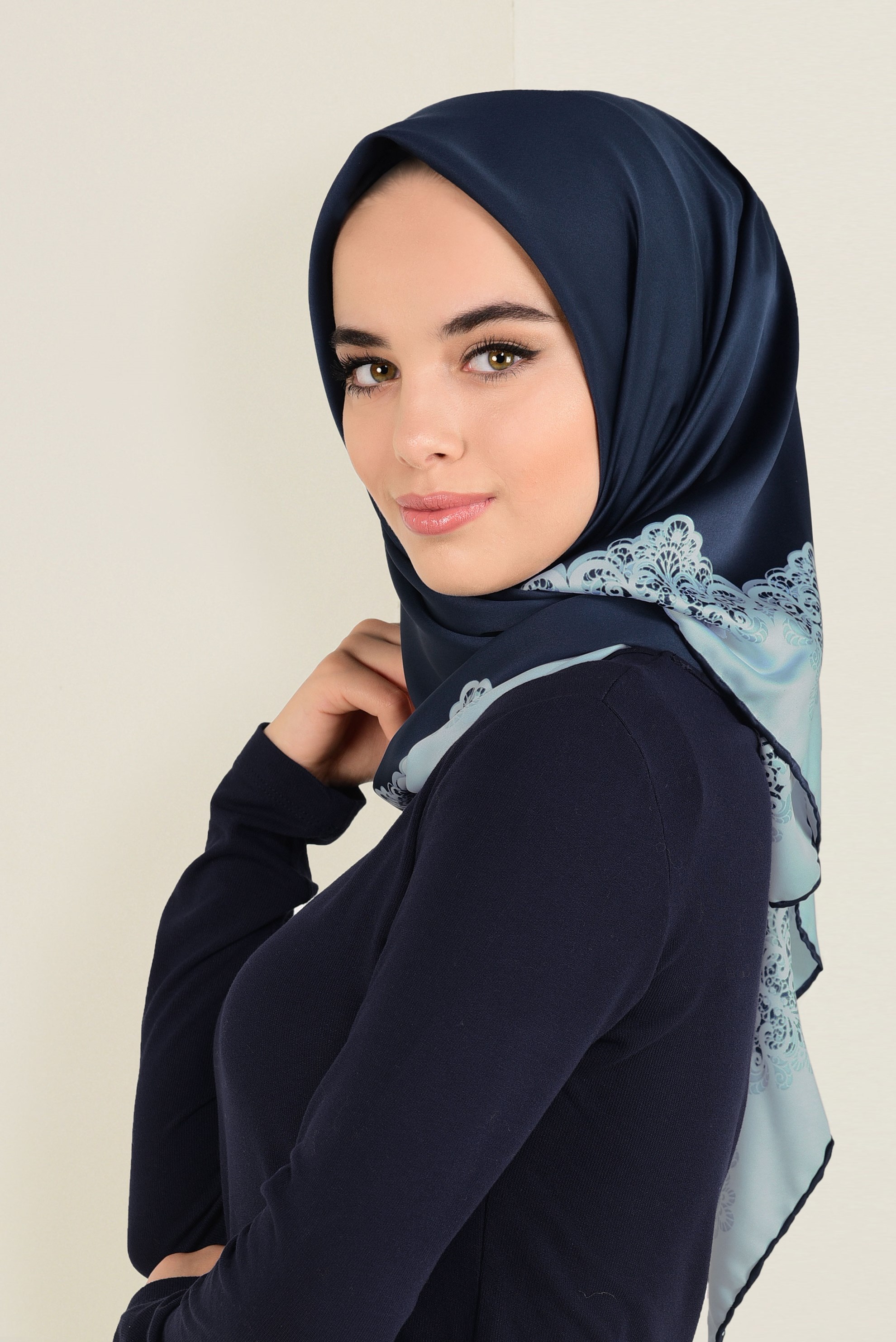 Tesettür giyim LACİVERT 4470-1 ALVİNA DESENLİ EŞARP